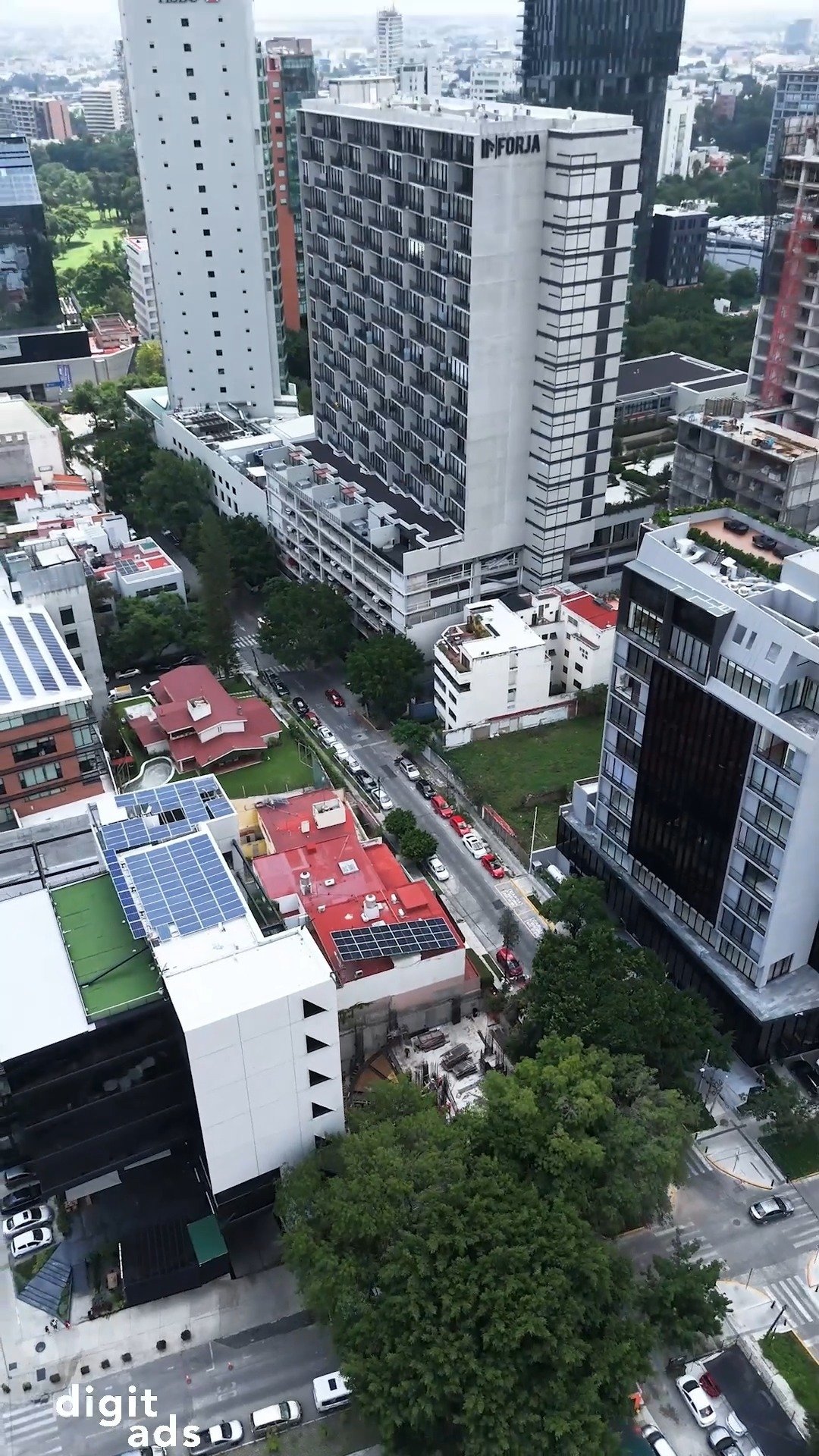 ✨ ¿Quieres que tu proyecto inmobiliario brille con un video impresionante? ¡Nosotros te ayudamos a lograrlo! 🎥
Mira cómo creamos un contenido visual que destaca la sofisticación y el diseño exclusivo de @torre_tria
