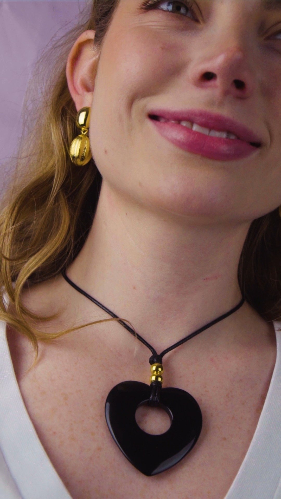 💎✨ La elegancia y exclusividad de @mancini.joyas se refleja en cada detalle de esta producción. Capturamos la esencia de sus piezas únicas, resaltando la sofisticación y el diseño que las convierte en verdaderas obras de