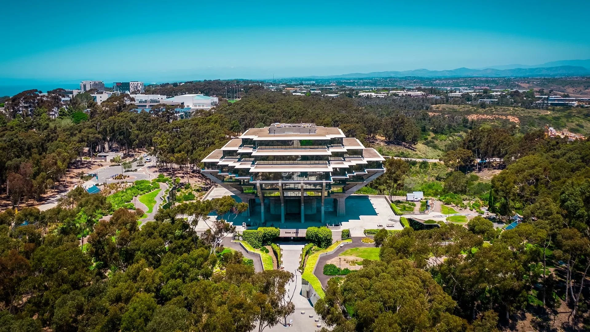 🎓 Exploring UC San Diego: Your Guide to the Vibrant Campus and Surrounding Attractions | UC San Diego, San Diego, CA&nbsp;