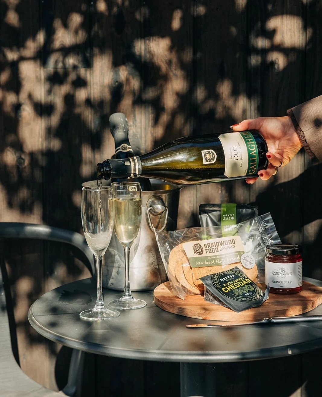 Some guests choose to arrival to a chilled bottle of bubbles and flowers, others just arrive. Either way, you've made the right choice. 🥂🖤⁠
⁠
Book your stay via the link in bio, discover add-ons at checkout.⁠
⁠
〰️⁠
⁠
 #RuralNSW #CountryNSW #Country