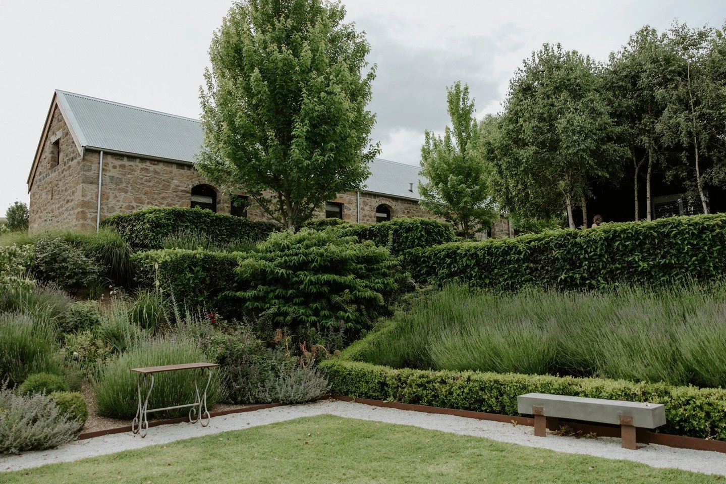 Our gardens set the scene for a beautiful intimate ceremony moment. 🖤🍃⁠
⁠
#TheSirGeorge