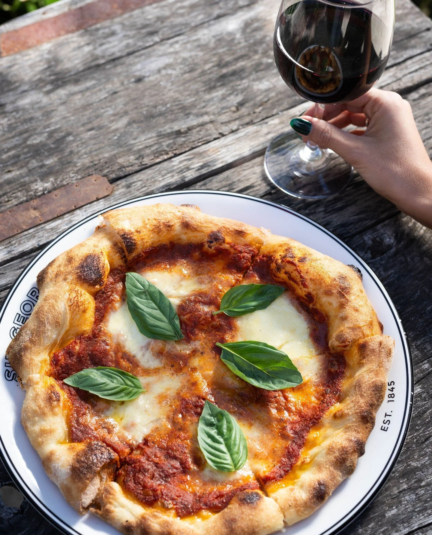 Did you know all our pizzas are available for takeaway 7 nights? Visit our website to find out more and order. ⁠
⁠
#TheSirGeorge #WoodFiredPizzas
