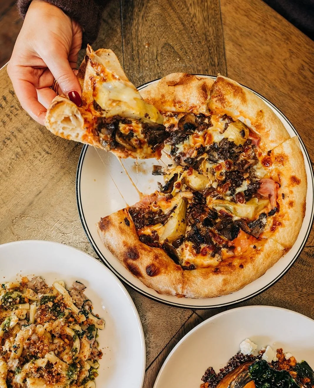 Tuck into a Sir George pizza on this rainy night, available for takeaway if you prefer! 🍕 Order online for pick-up.⁠
⁠
#SirGeorge