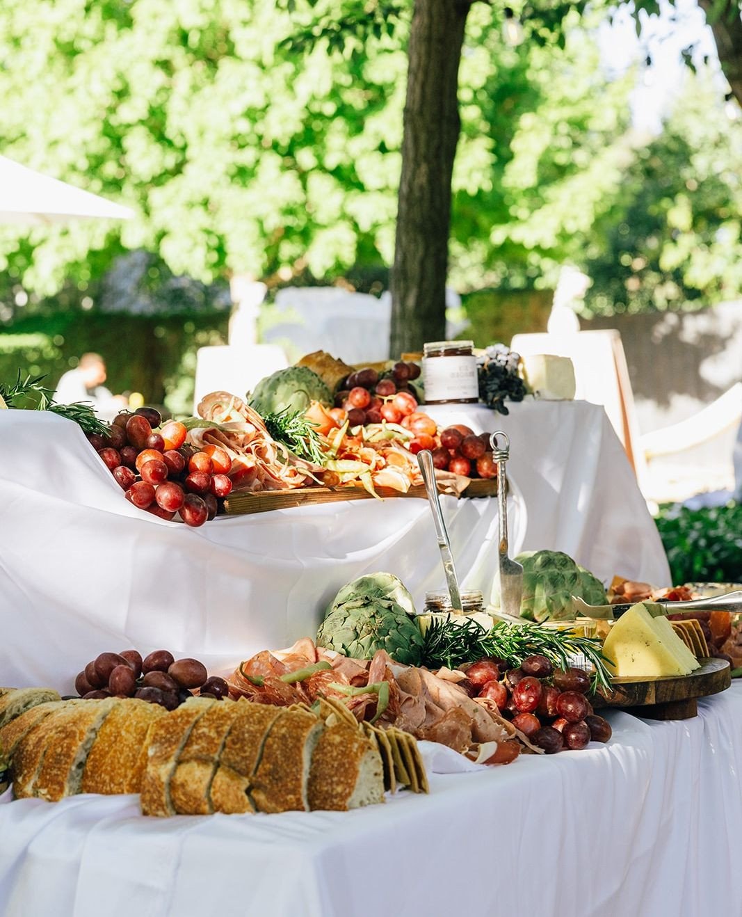 The grazing station has entered the chat. 🧀🍇✨ ⁠
⁠
@camilladuffyphotography