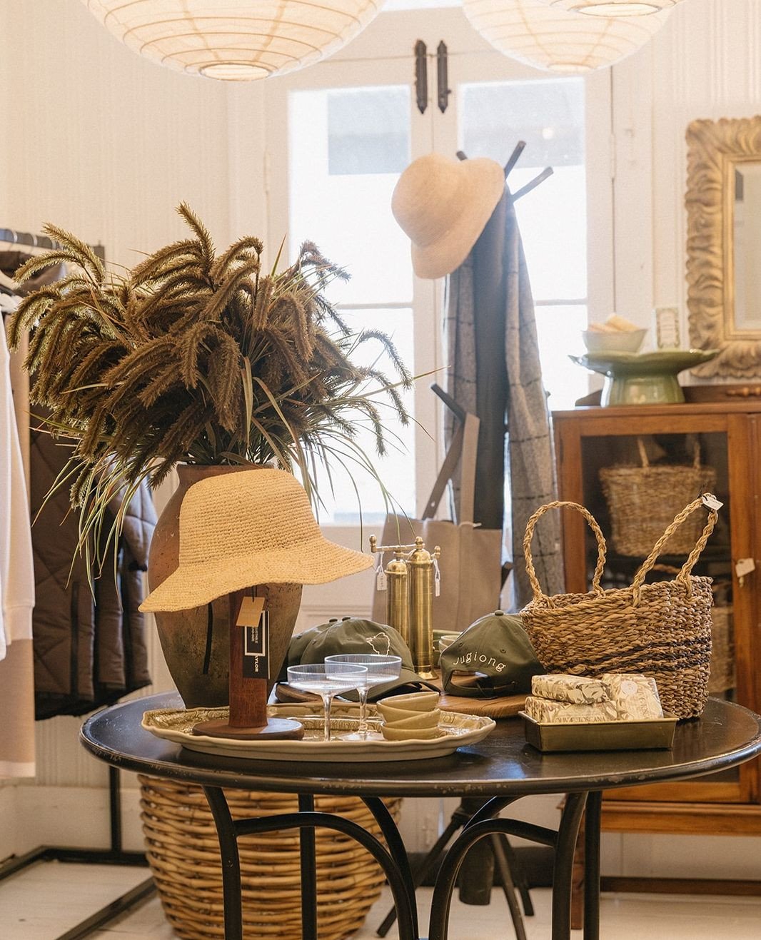 Drinking cold beers at a pub is important, but equally as important is shopping for something special to take home. Visit @curators_collective onsite this weekend from 10am-4pm. 🖤✨️⁠
⁠
#Jugiong