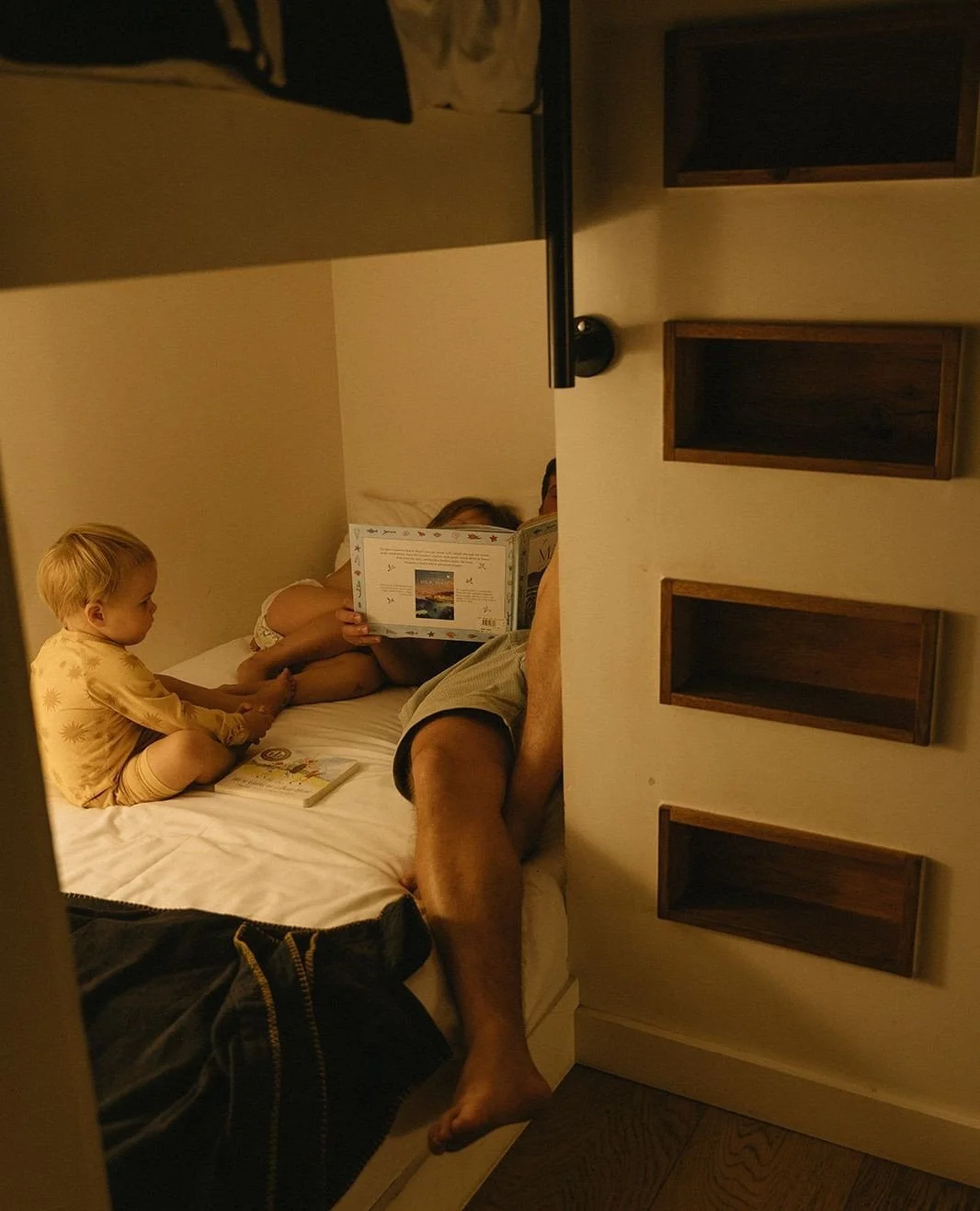Cosy corners for family time. 🖤 A few of our Black Barn rooms have bunks for mini extras! Enquire now or book via our website.⁠
⁠
#TheSirGeorge #FamilyHoliday⁠
⁠
@sophie_louphotography