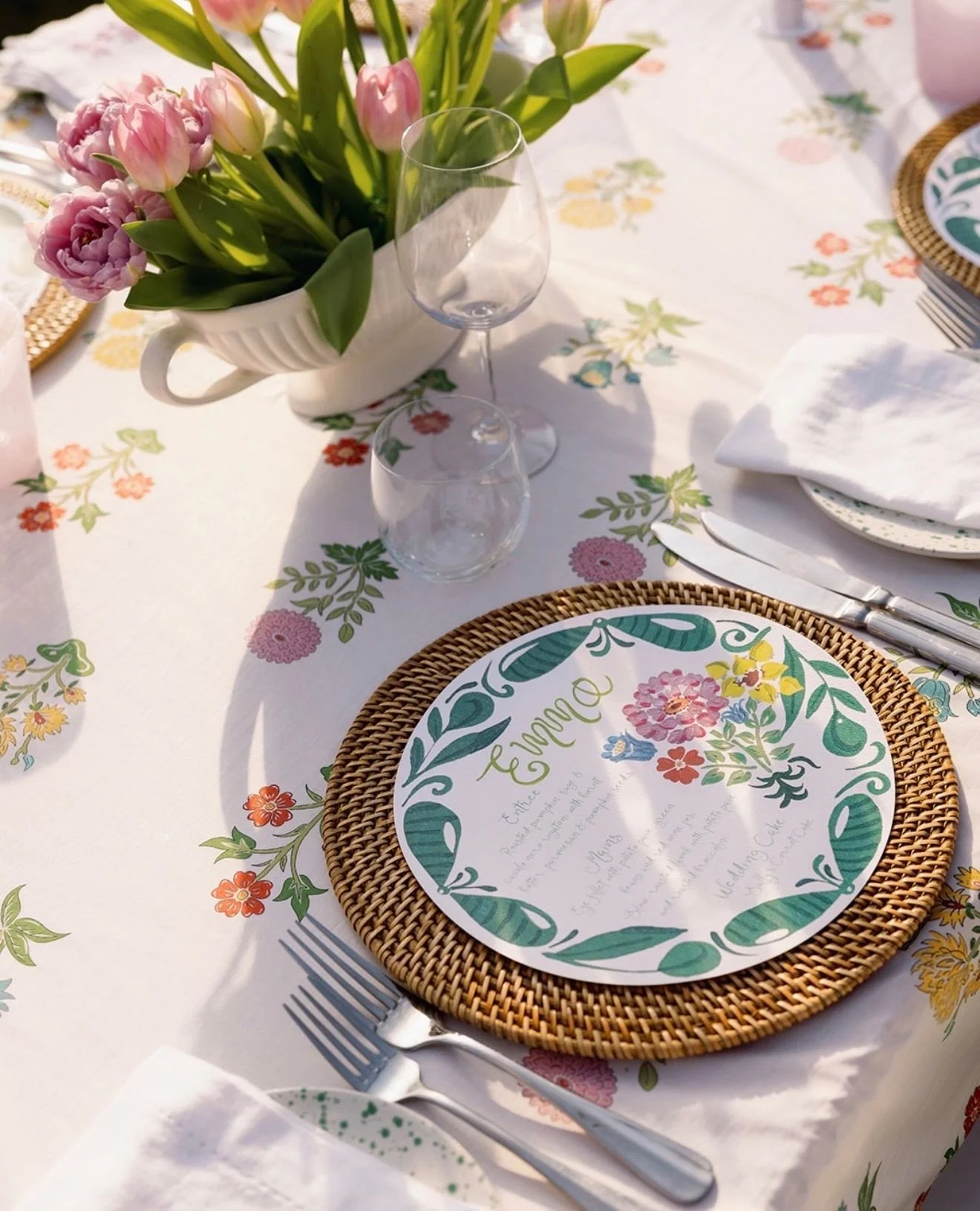 Sneak peak from Jim &amp; Emmas perfect Autumn wedding at @thesirgeorge. 🌷⁠💒🌸⁠
⁠
@emmasheehanartist is an artist local to Jugiong and her skills and creativity gave this wedding an incredibly special, personal touch. ⁠
⁠
📸 @houseoflucielove
