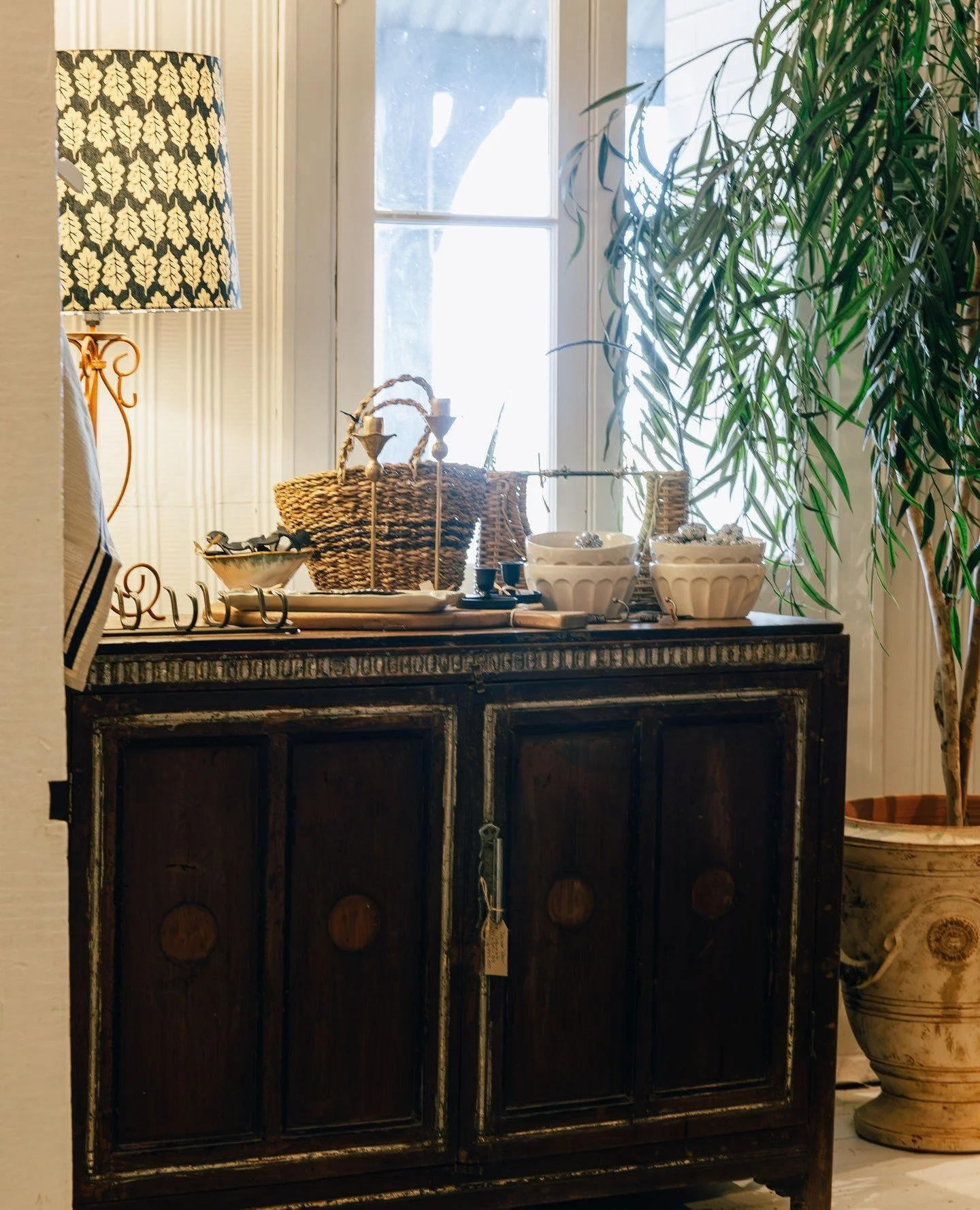 Treasures to take home and remind you of your stay. ✨️🖤⁠
⁠
@curators_collective