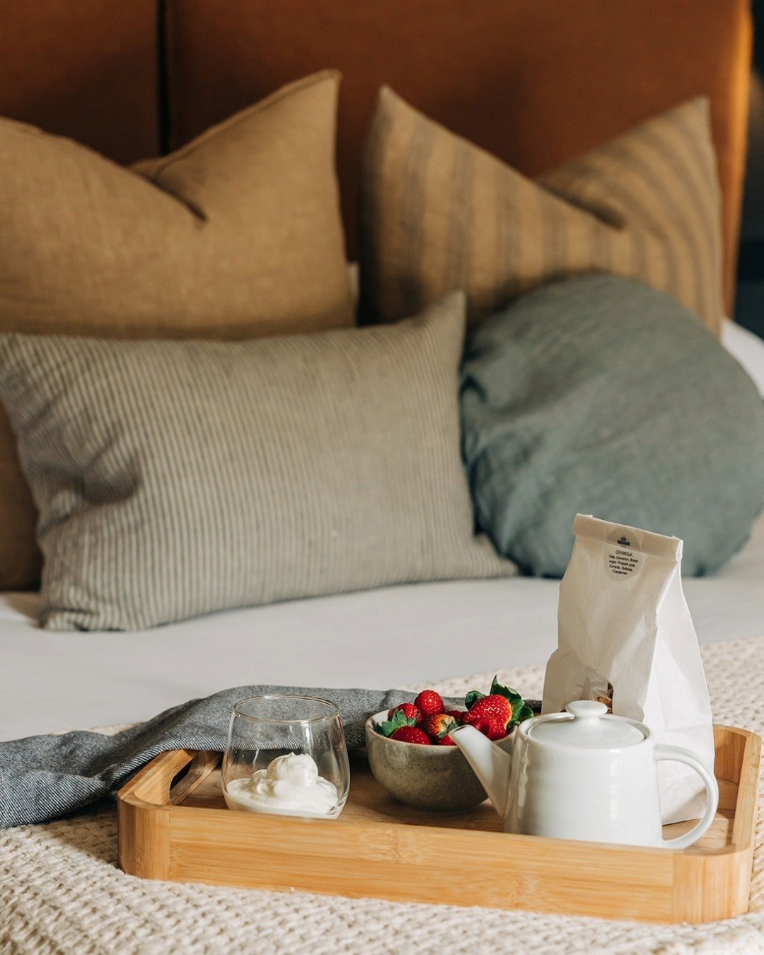 A weekend in the Black Barns. 🍂

Slow mornings, breakfast in bed and the quiet stillness of the countryside.

Discover our rooms via the link in our bio.

#RuralNSW #CountryNSW #Jugiong #Countryside #CountryPub #WinterWeekend #VisitNSW