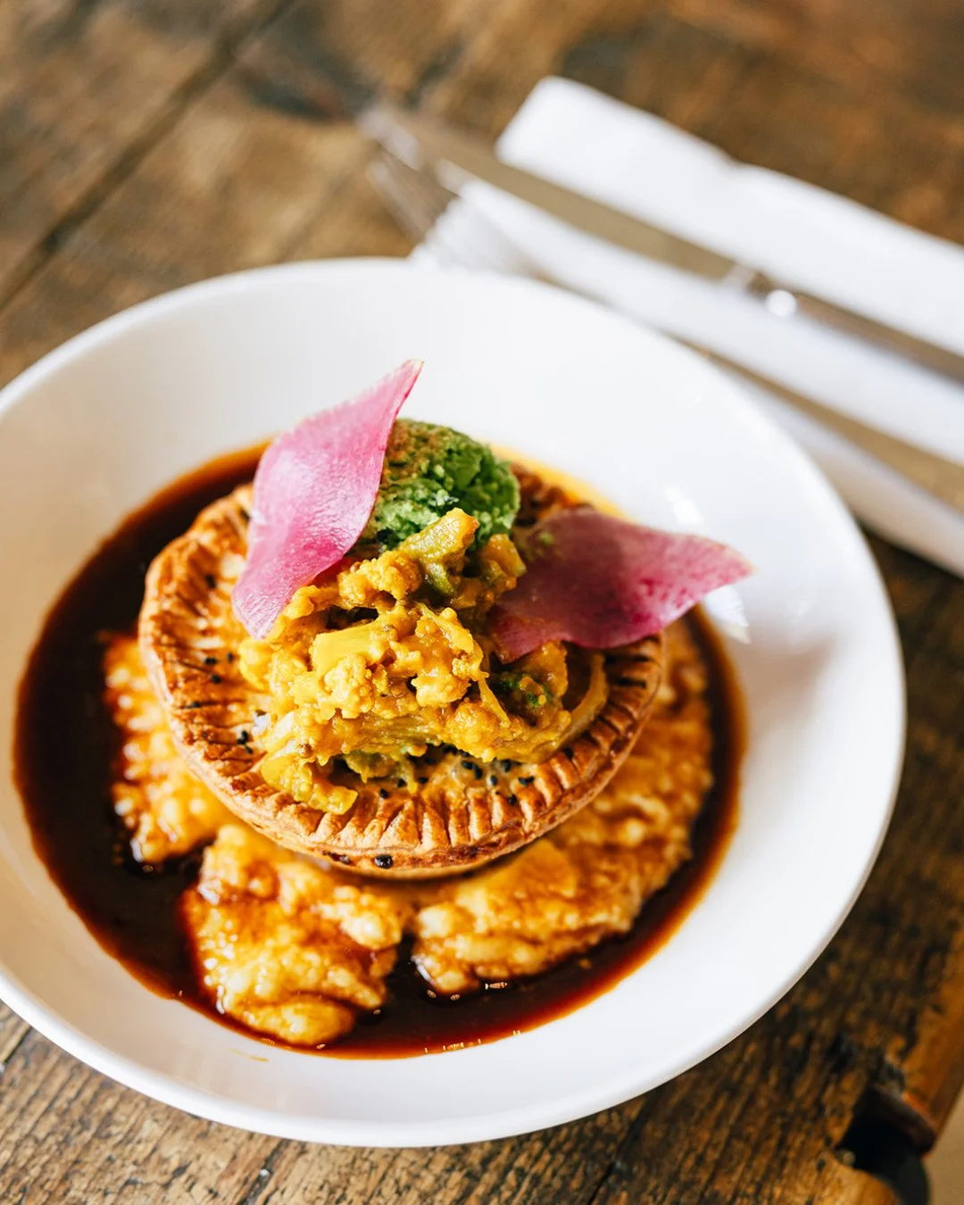 Winter in the country calls for one thing....a proper pie.⁠🥧⁠
⁠
Our Beef &amp; Bacon Pie is served with creamy mash, mushy peas and rosemary gravy.⁠
⁠
⁠
⁠
#RuralNSW #CountryNSW #Jugiong #Countryside #CountryPub #WinterWeekend #VisitNSW
