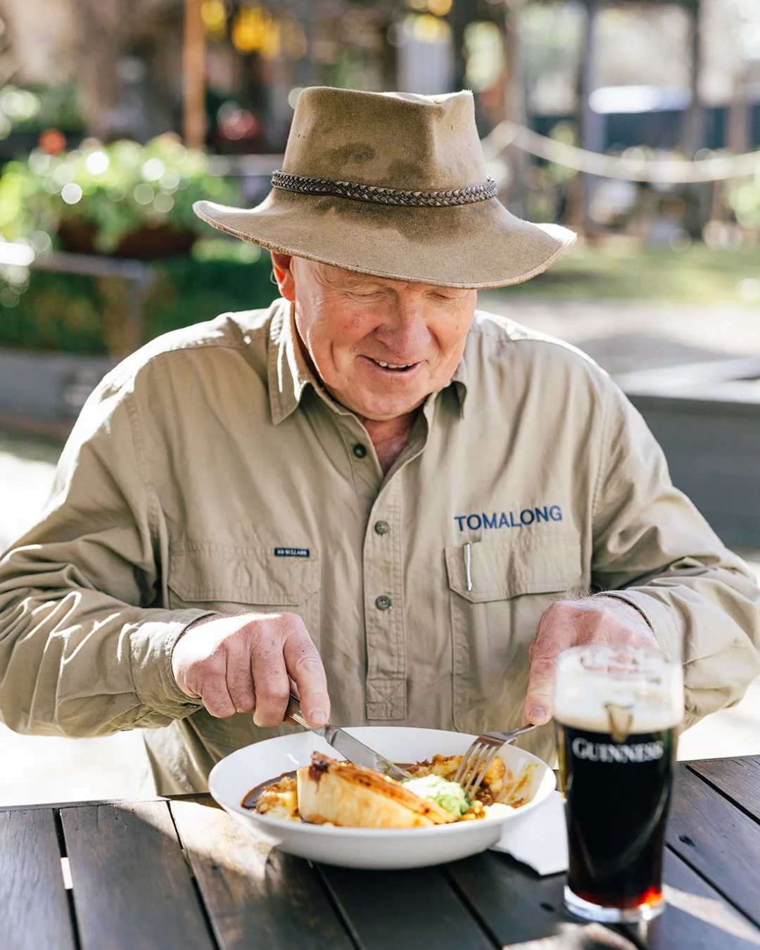 A proper pub lunch - Beef &amp; Bacon Pie paired with a Guinness. 🥧🍺⁠
⁠
⁠
⁠
⁠
#RuralNSW #CountryNSW #Jugiong #Countryside #CountryPub