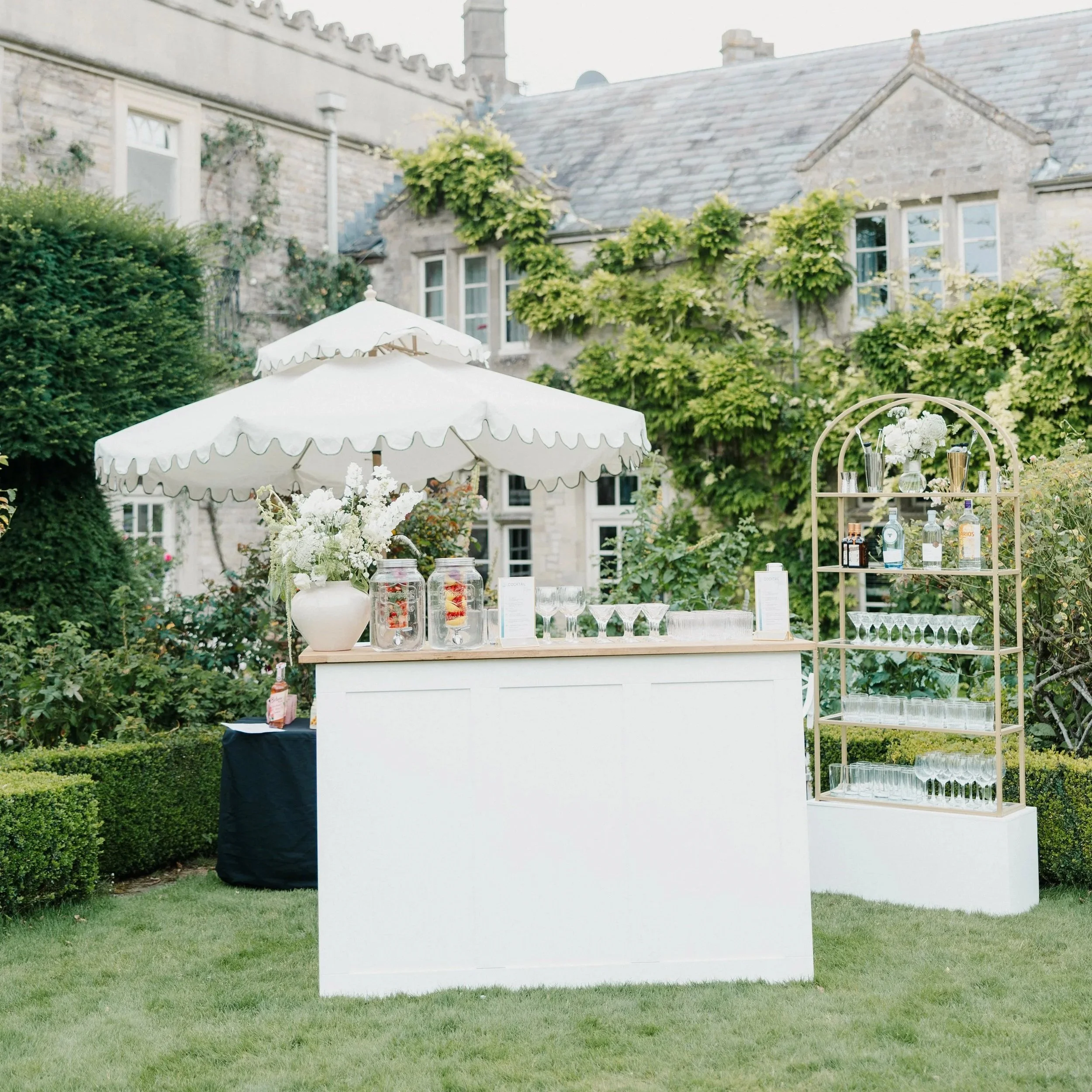 Luxury mobile Bars for weddings 