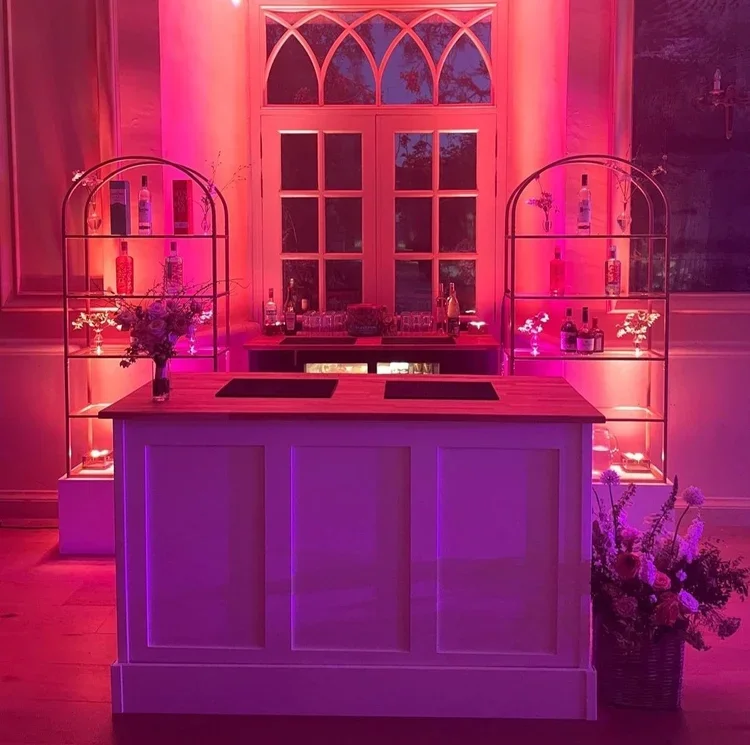 Traditional White Bar 