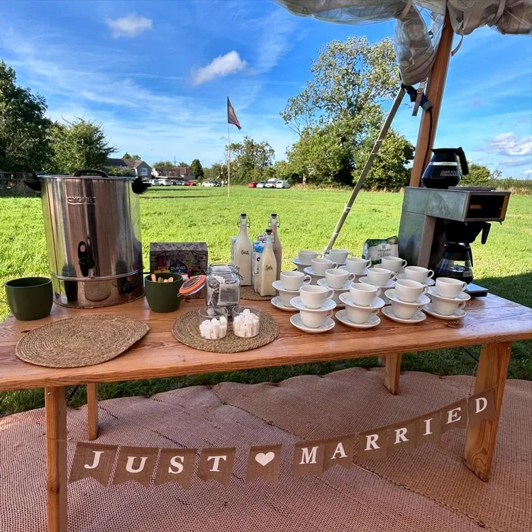 Fully Serviced Tea & Coffee Station Includes: 

Hot Water Urn. Filter Coffee Machine. Premium Ground Coffee. Selection Of Teas: English Breakfast + Pukka Tea Selection Box. Sugar Bowls: Brown & White Sugar Cubes. Selection Of Milks: Cow’s, Oat & Soya