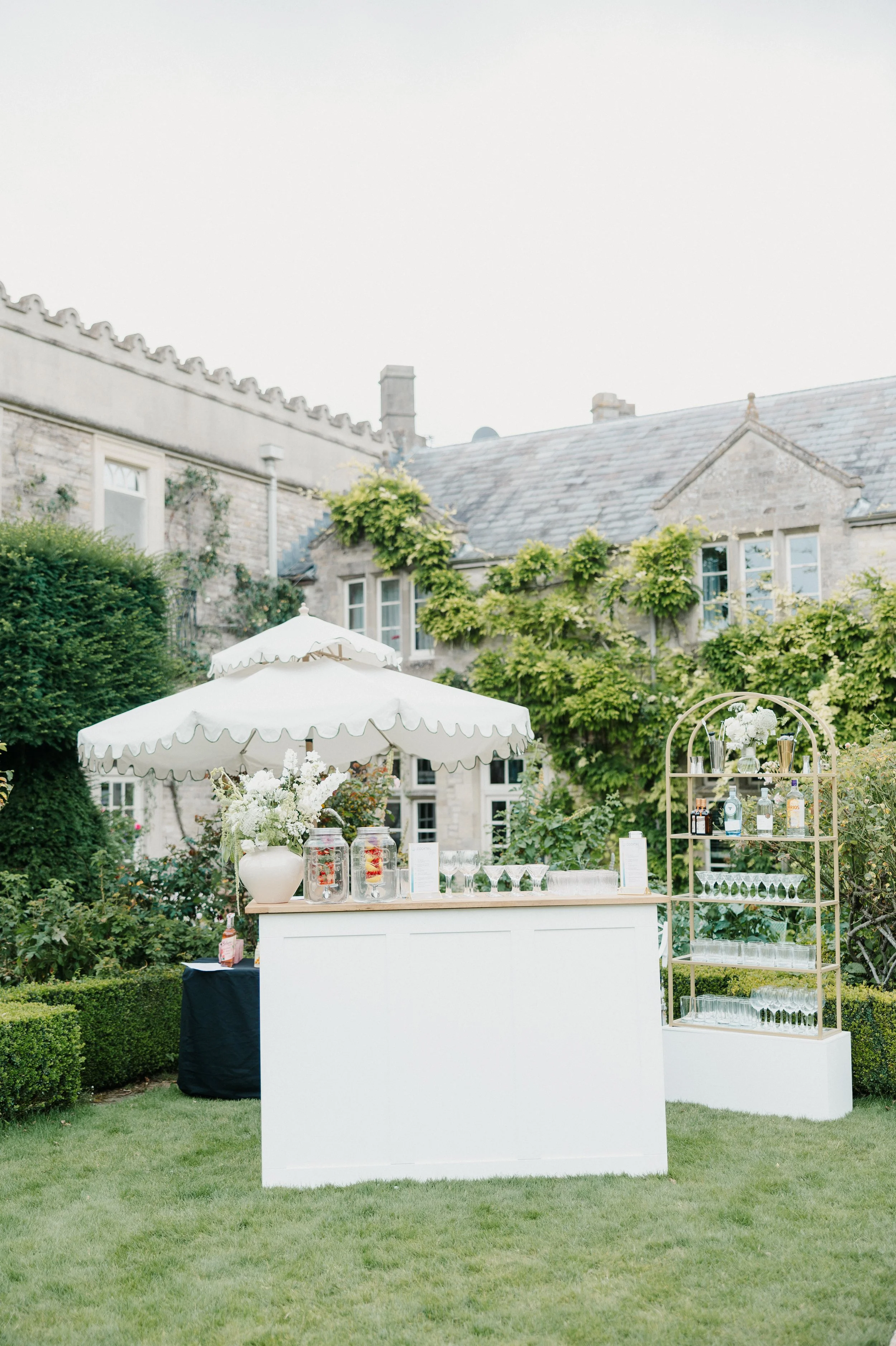 Luxury mobile Bars for weddings 