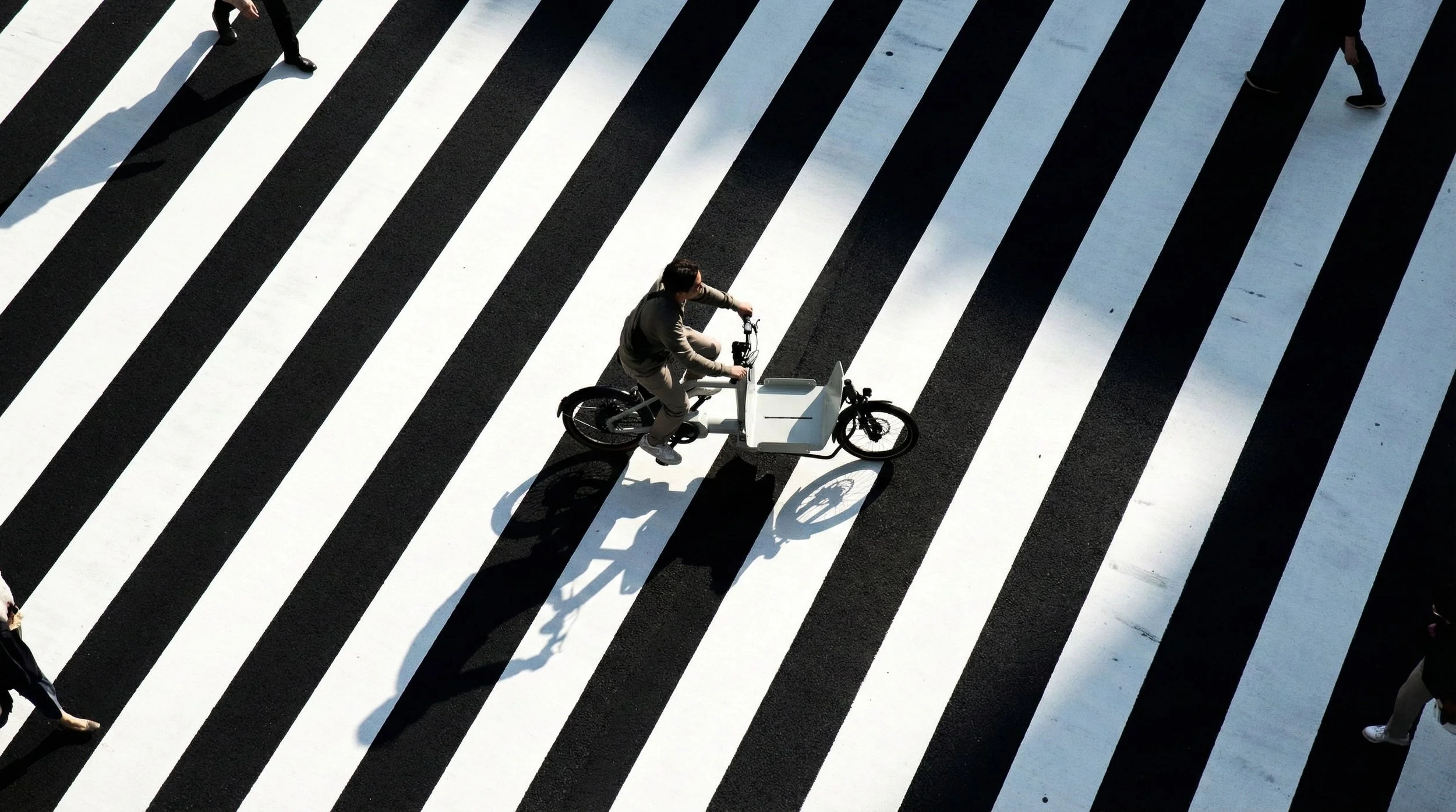 Qemeo Lastenrad Lifestyle - Wendiges Fahren im städtischen Raum