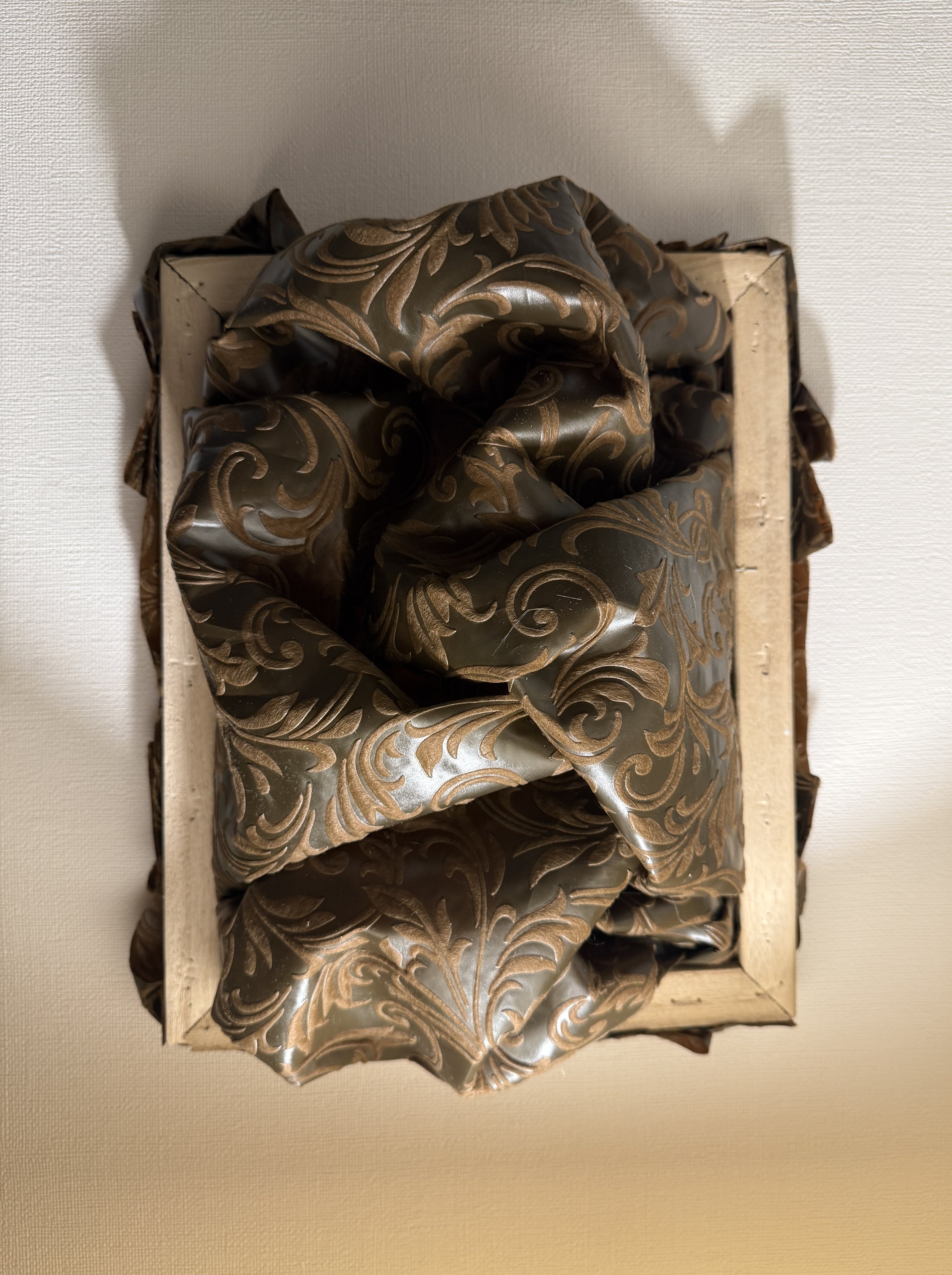 Something Else, 2025

Wrapping paper and wood frame
45 x 25 cm | 17.2 x 9.8 in