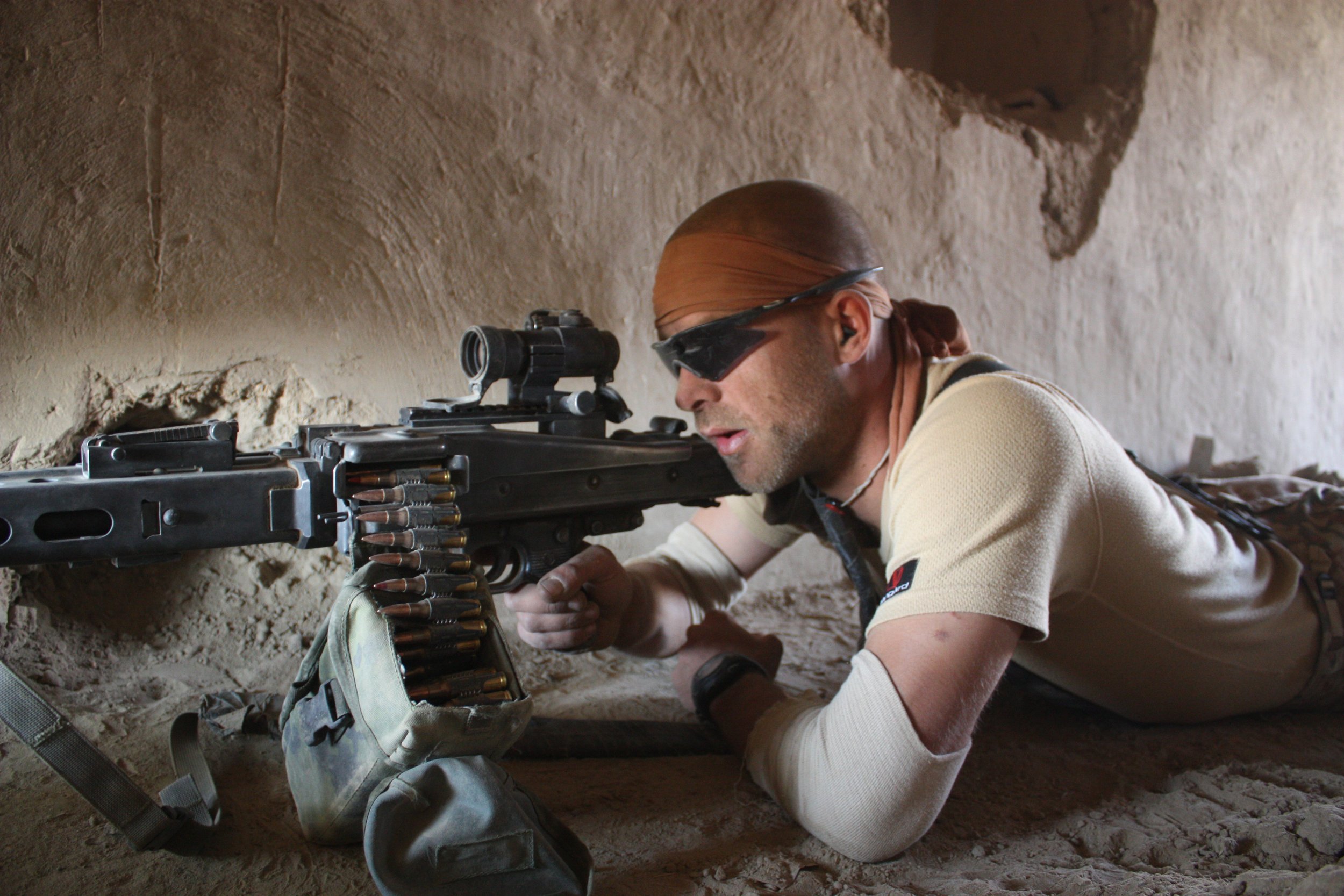 6. Witthøft med maskingevær.JPG