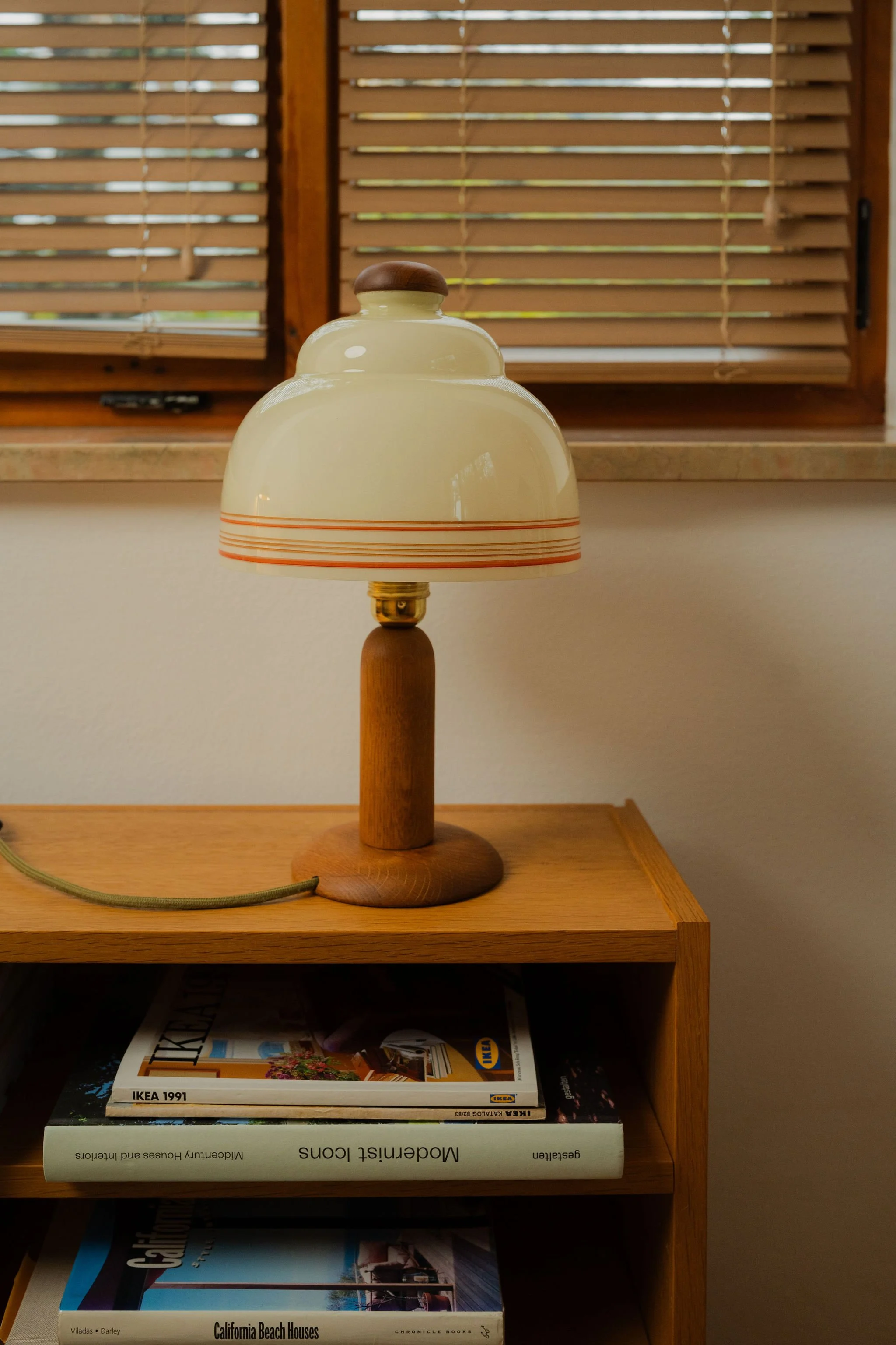 53_Tischlampe_Glas_Holz_Olive-133.jpg