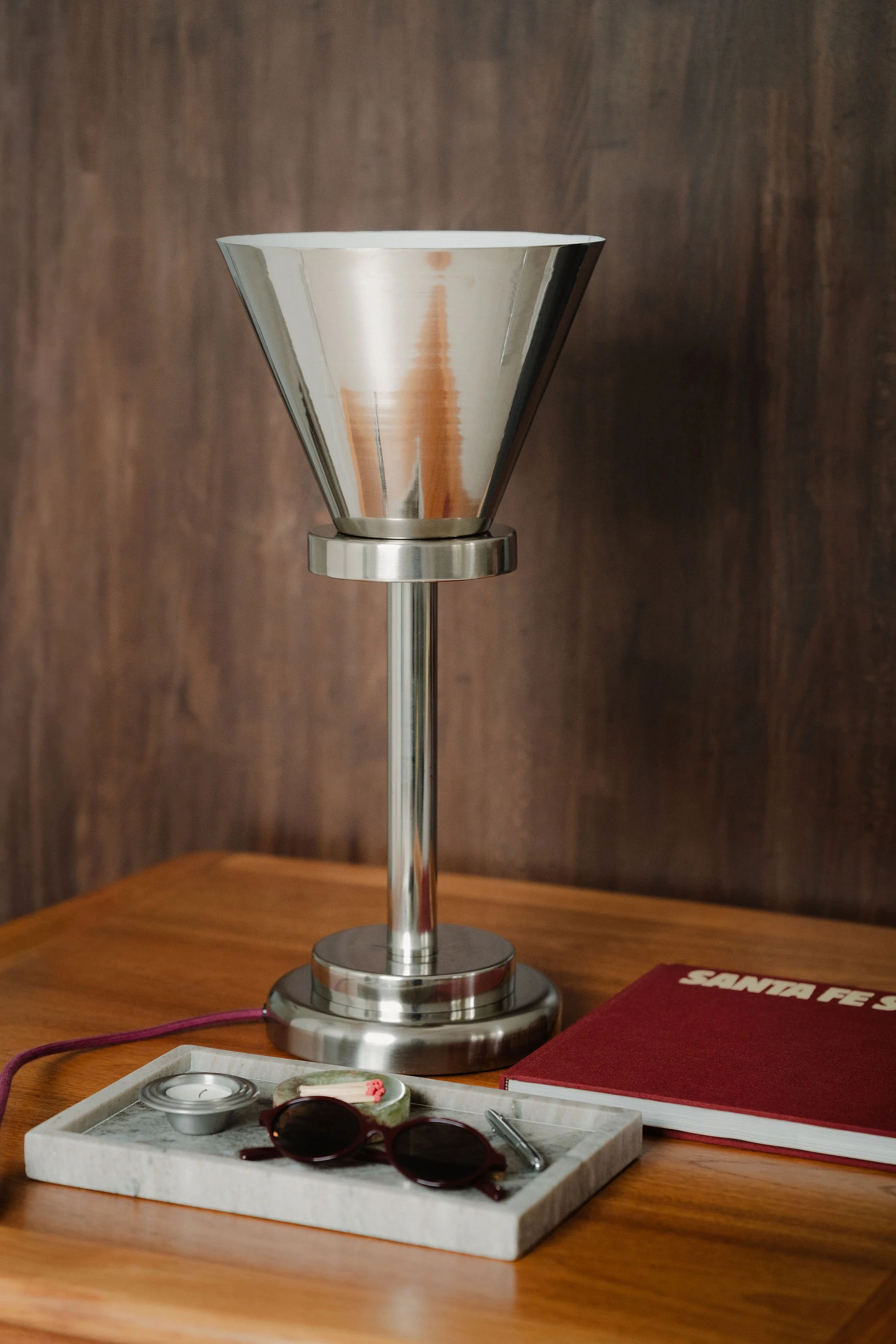 51_Tischlampe_Metall_Burgunder-18.jpg