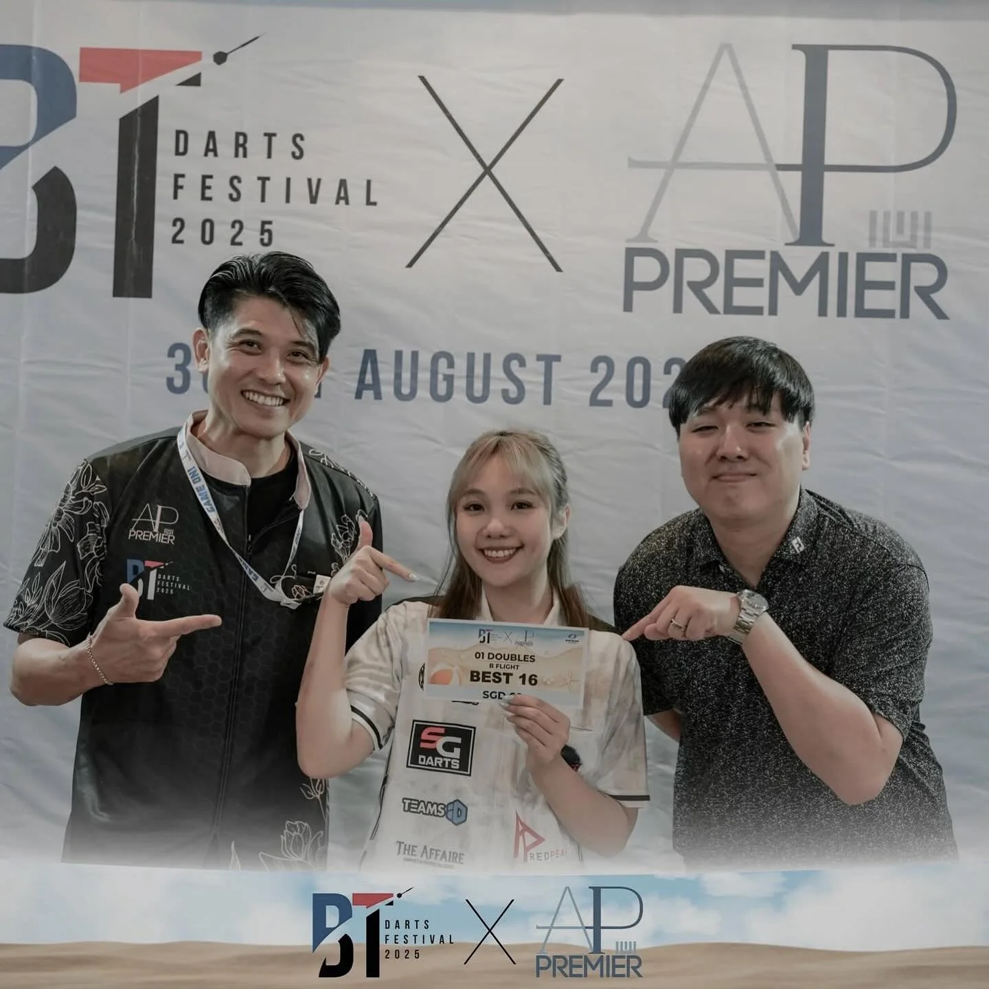 Last darts fest of the year 🎯 Batam was a blast, met so many new friends and first time getting Top 16 in doubles! 💪 Big thanks to my partner, and as always the best vibes with my tea jojos 🫶 Next year, singles &amp; doubles breakthrough, let&rsqu