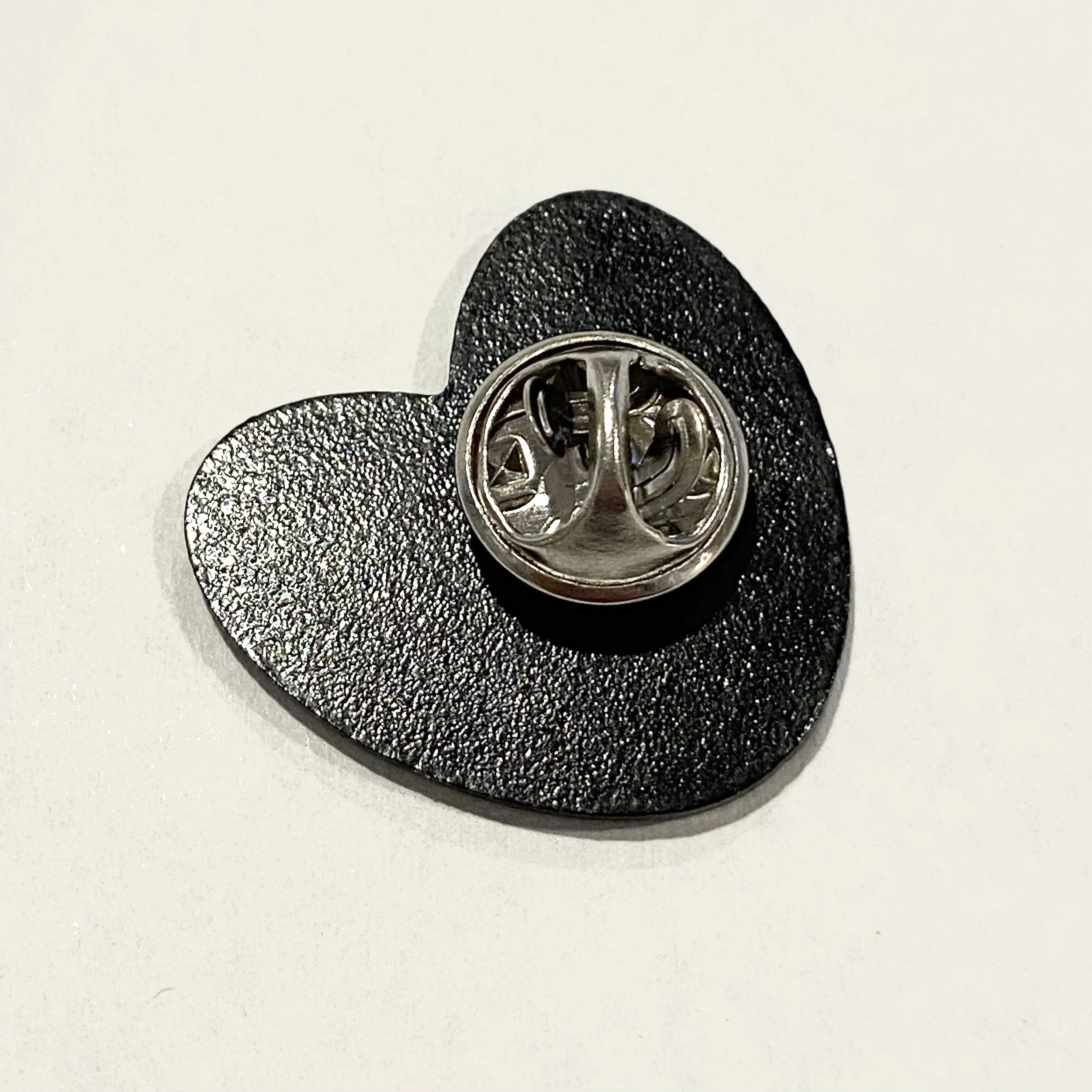 pin-heart-clasp.jpg
