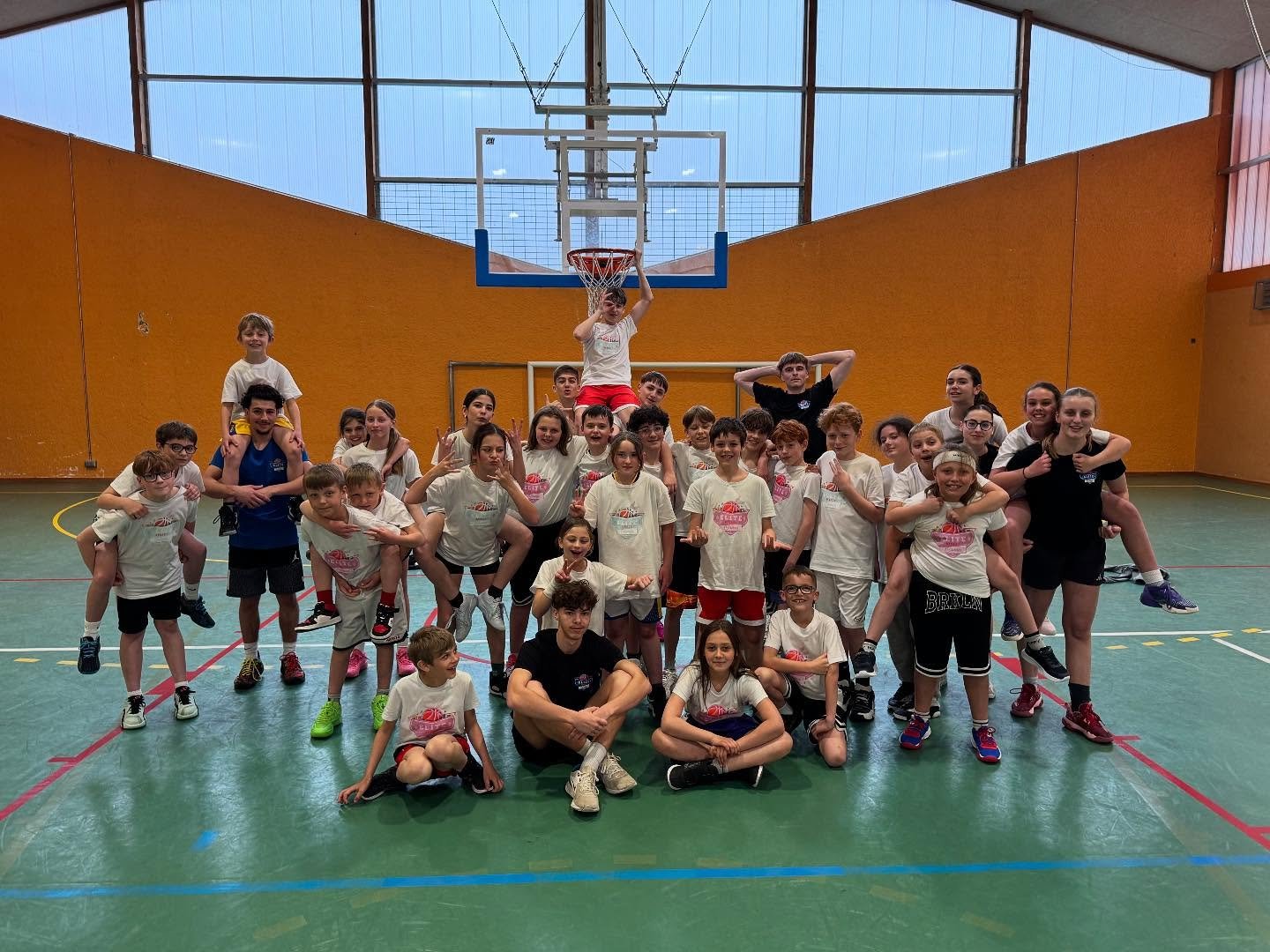 🐣 Stage de P&acirc;ques &agrave; Hambach 🐣

Zoom sur une semaine pleine de dynamisme &agrave; @basketclubhambach ! Sur le terrain comme en dehors, nos jeunes stagiaires ont montr&eacute; une belle &eacute;nergie et un bel esprit d&rsquo;&eacute;qui