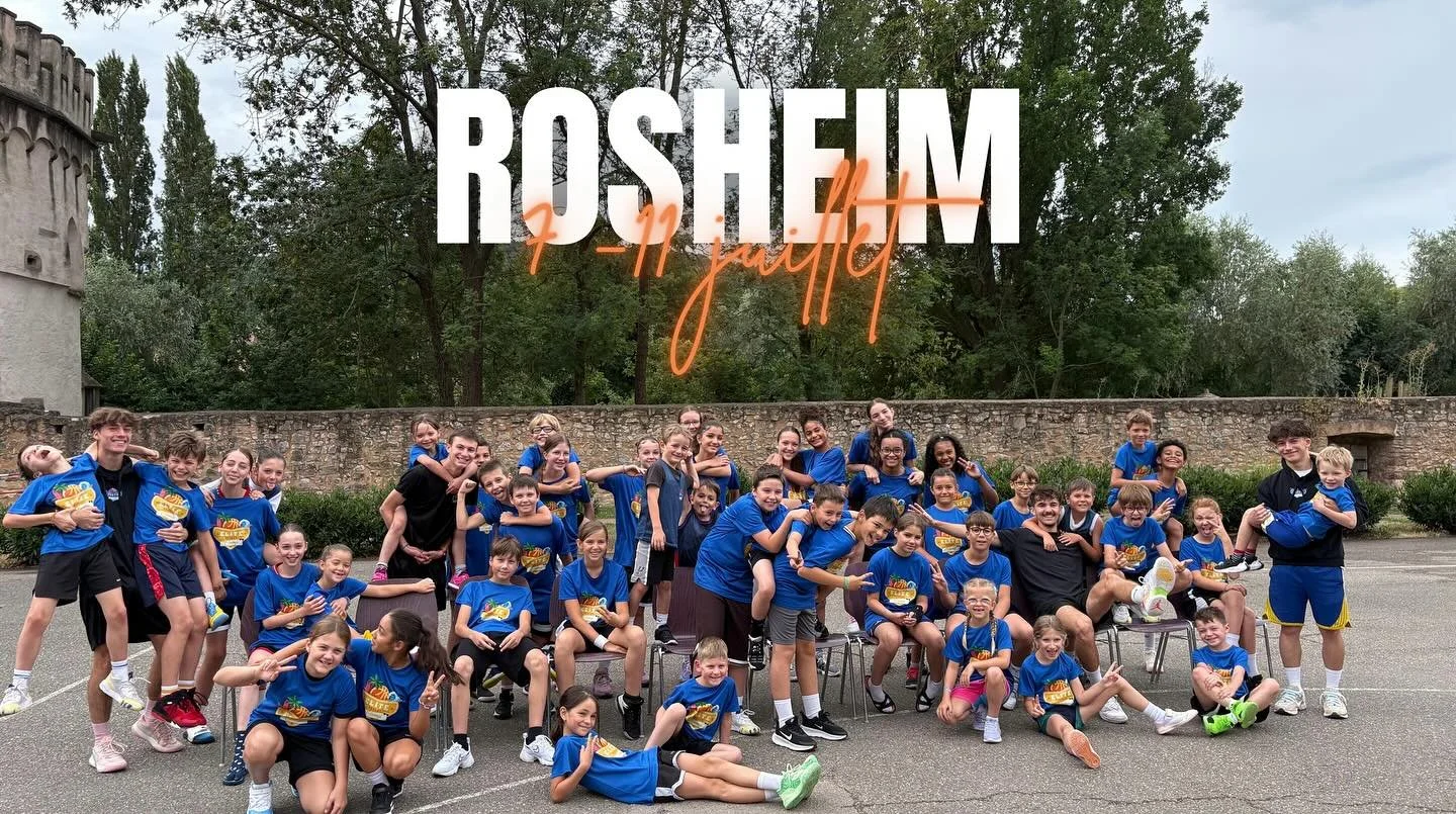 ☀️SUMMER DUMP ☀️

D&eacute;couvrez les coulisses de ce premier stage de l&rsquo;&eacute;t&eacute; &agrave; Rosheim @ca_rosheim_basket ! 

1: Notre plus belle photo de groupe 🤩(comme on dit &agrave; chaque fois) 
2: rendez-vous au RHENUS 🥳
3: PAUL P