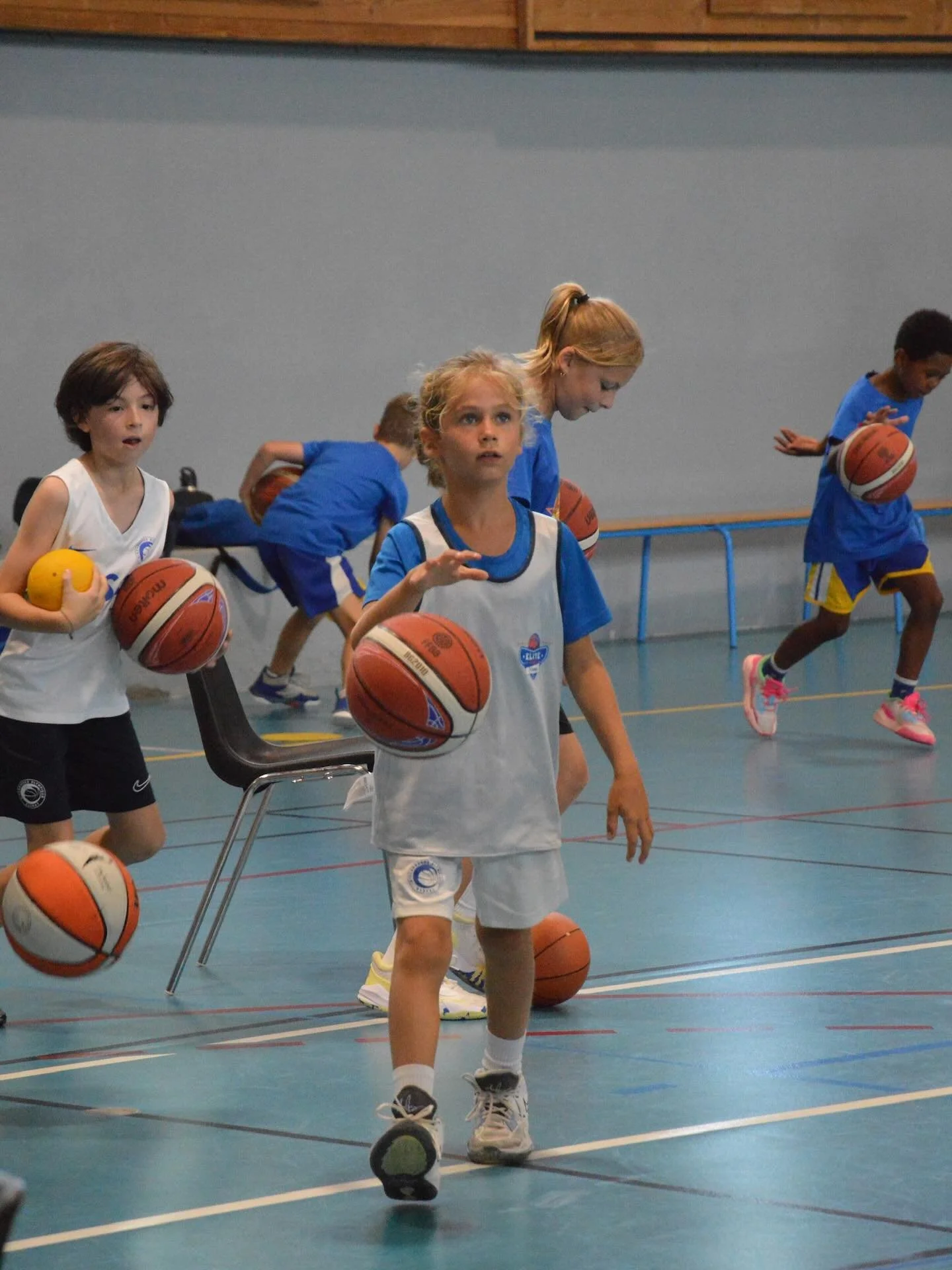 ☀️SUMMER DUMP☀️

Flashback sur une semaine inoubliable &agrave; @bisca_basket 🤩

1 : merci @moana_chambon pour les photos
2 : &agrave; l&rsquo;attaaaque ! 
3 : nos coachs en touristes &agrave; Bisca 😍
4 : @gaetan.iung s&rsquo;est tromp&eacute; de s