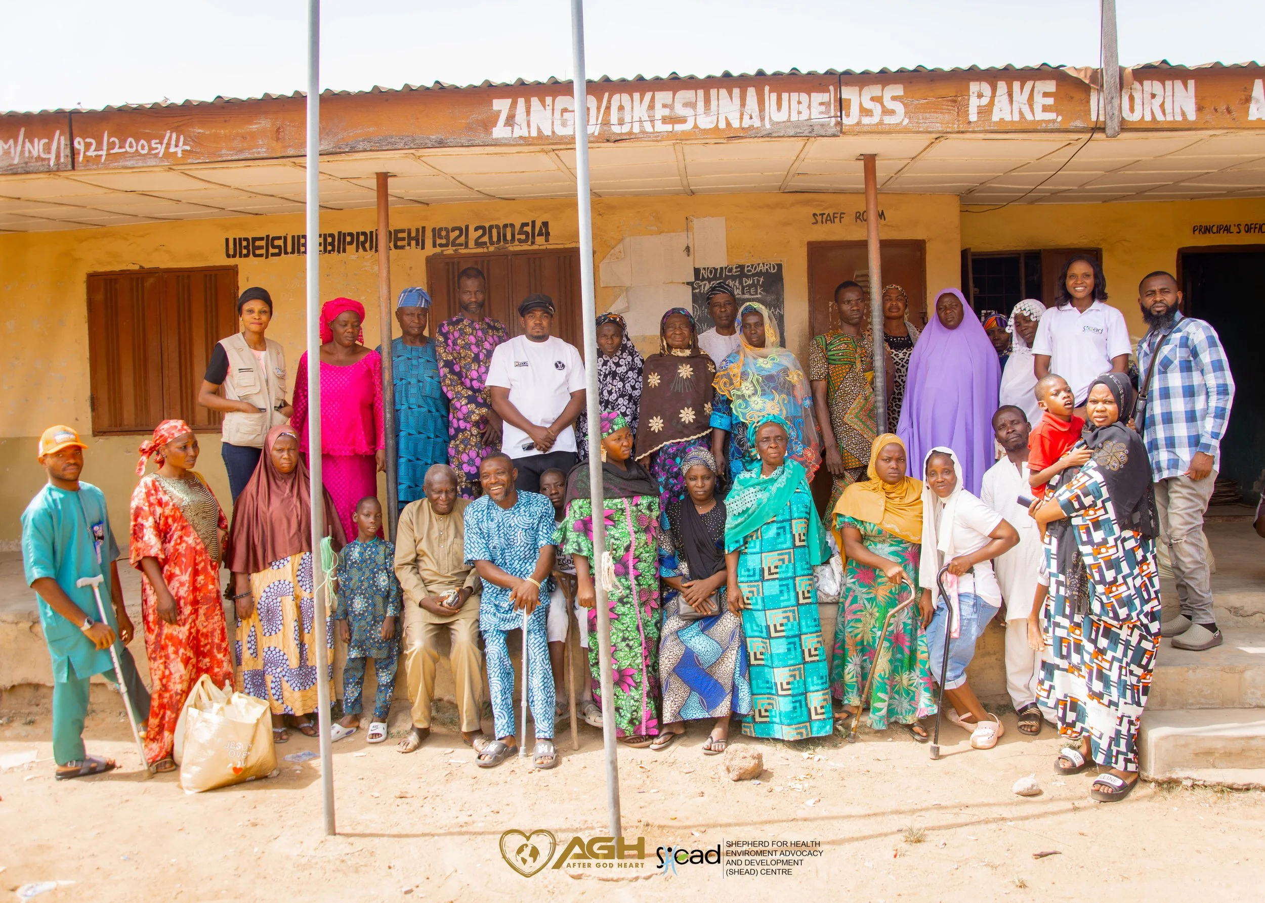 120 families receive nutritional packages and cash for Christmas