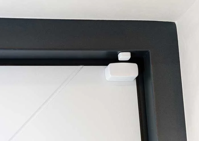 magnetic door contact on the door frame