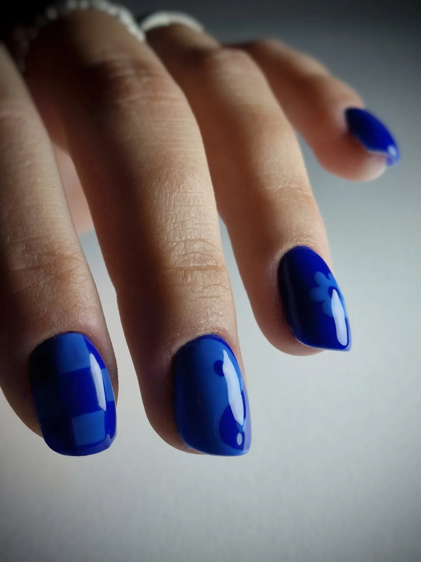 Blue 💙

Bij deze set mocht ik weer lekker aan de nailart met blauw kleuren! 
Natuurlijk heb ik gebruik gemaakt van de Blue gellak collectie van @verin_gellak_official 
🔵 B05 &amp; B07 

Shop deze fantastische kleuren met 10% korting met code WICK10
