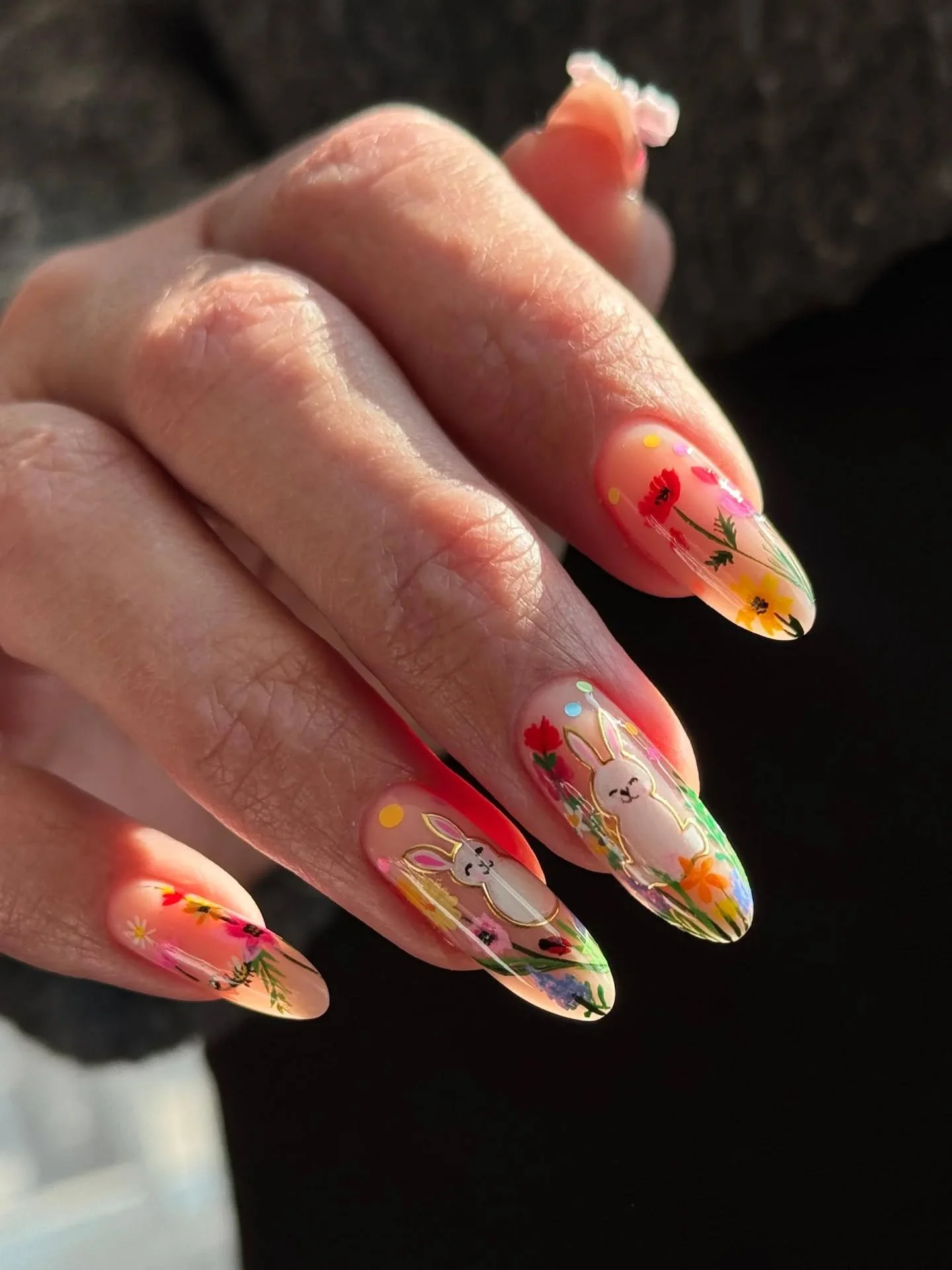 Wedstrijd Secret nail art box
🥇1e plaats

Bij deze wedstrijd ging het om de nailart. We hoorde 2 dagen van te voren het thema : Pasen

Op de vloer kregen we 3 producten die we moesten verwerken in de nailart. Konijn stickers, confetti, en een strikj