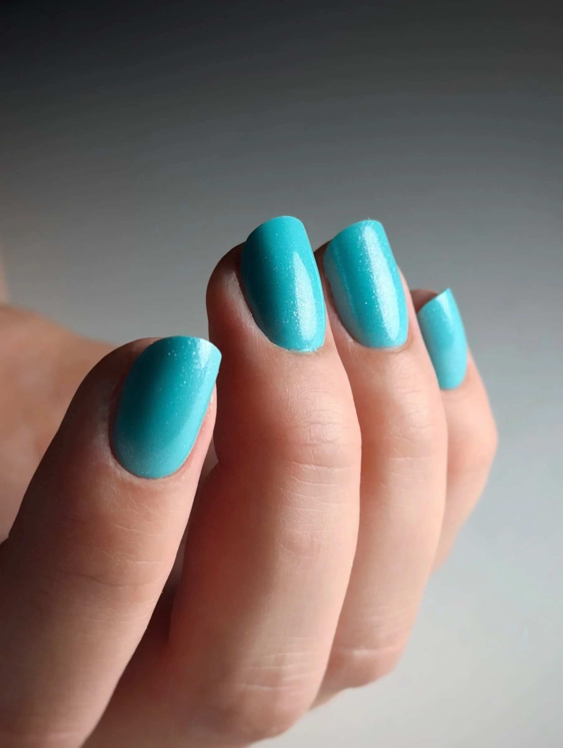 Summer vibes 

We zitten nog vol op in de zomer en dat voel je qua temperatuur vandaag wel! Dus de fleurige zomer kleuren komen goed van pas in de salon. 

Een tijdje geleden liet ik jullie de fantastische zomer collectie van @verin_gellak_official z