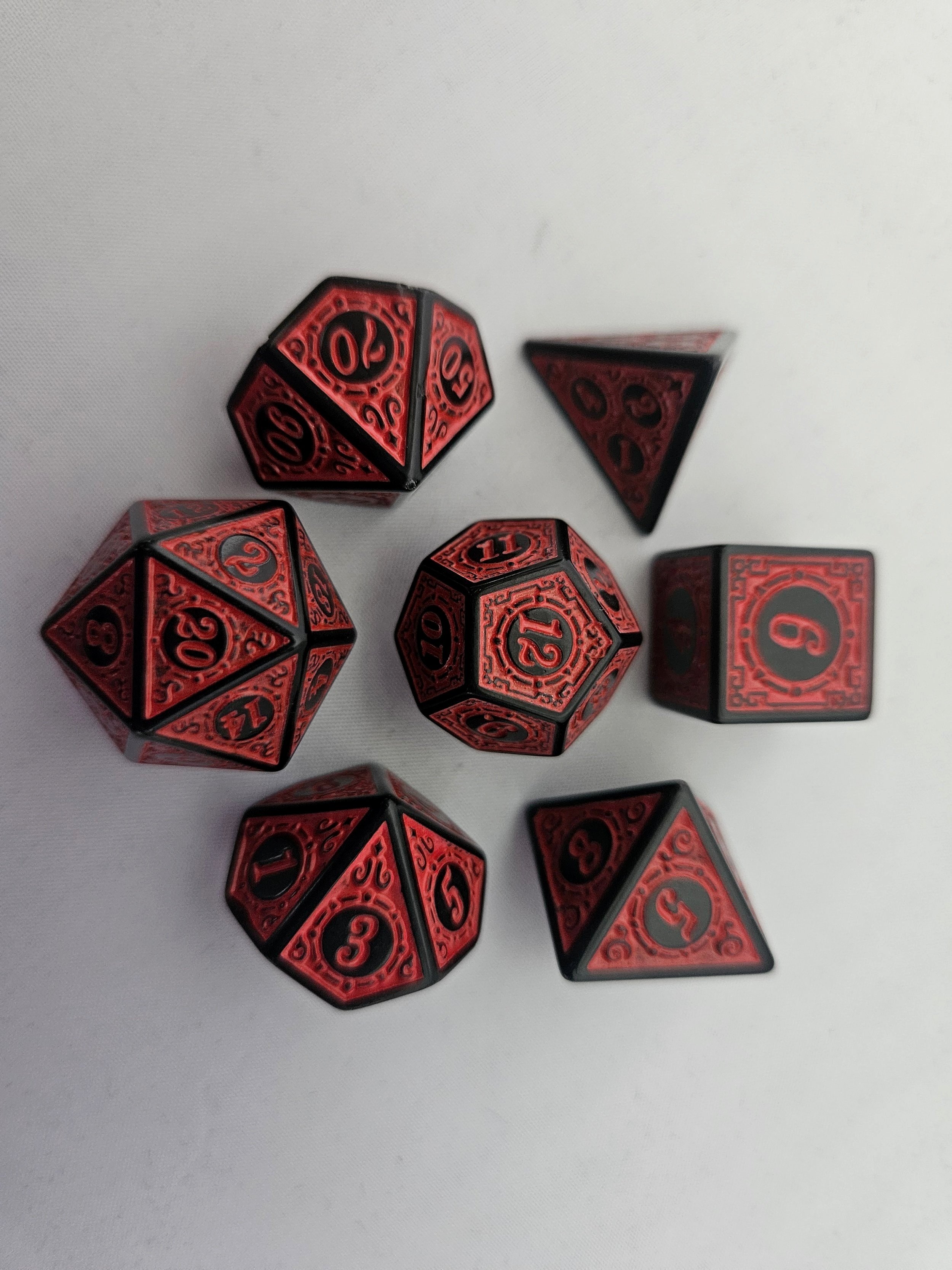 red%2Band%2Bblack%2Bdice%2BSQ4135540.jpg