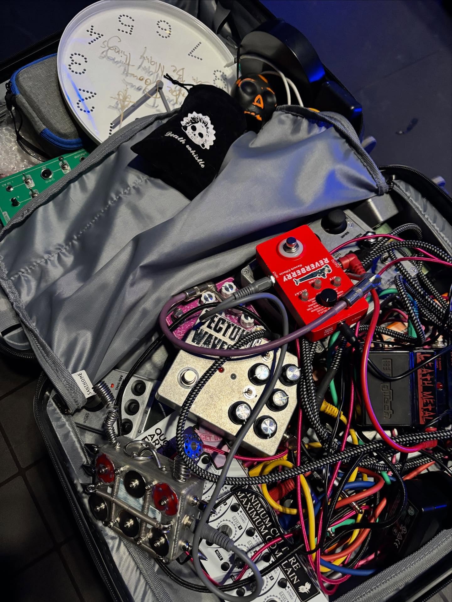 @germancatharshnoise @wywy.music making @NOISE