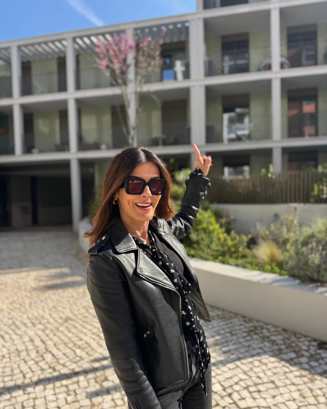 No imobili&aacute;rio, experi&ecirc;ncia n&atilde;o &eacute; um detalhe &mdash; &eacute; o que garante resultados.
Cada cliente &eacute; &uacute;nico.
Cada processo tamb&eacute;m.

E &eacute; exatamente por isso que a minha abordagem &eacute; persona