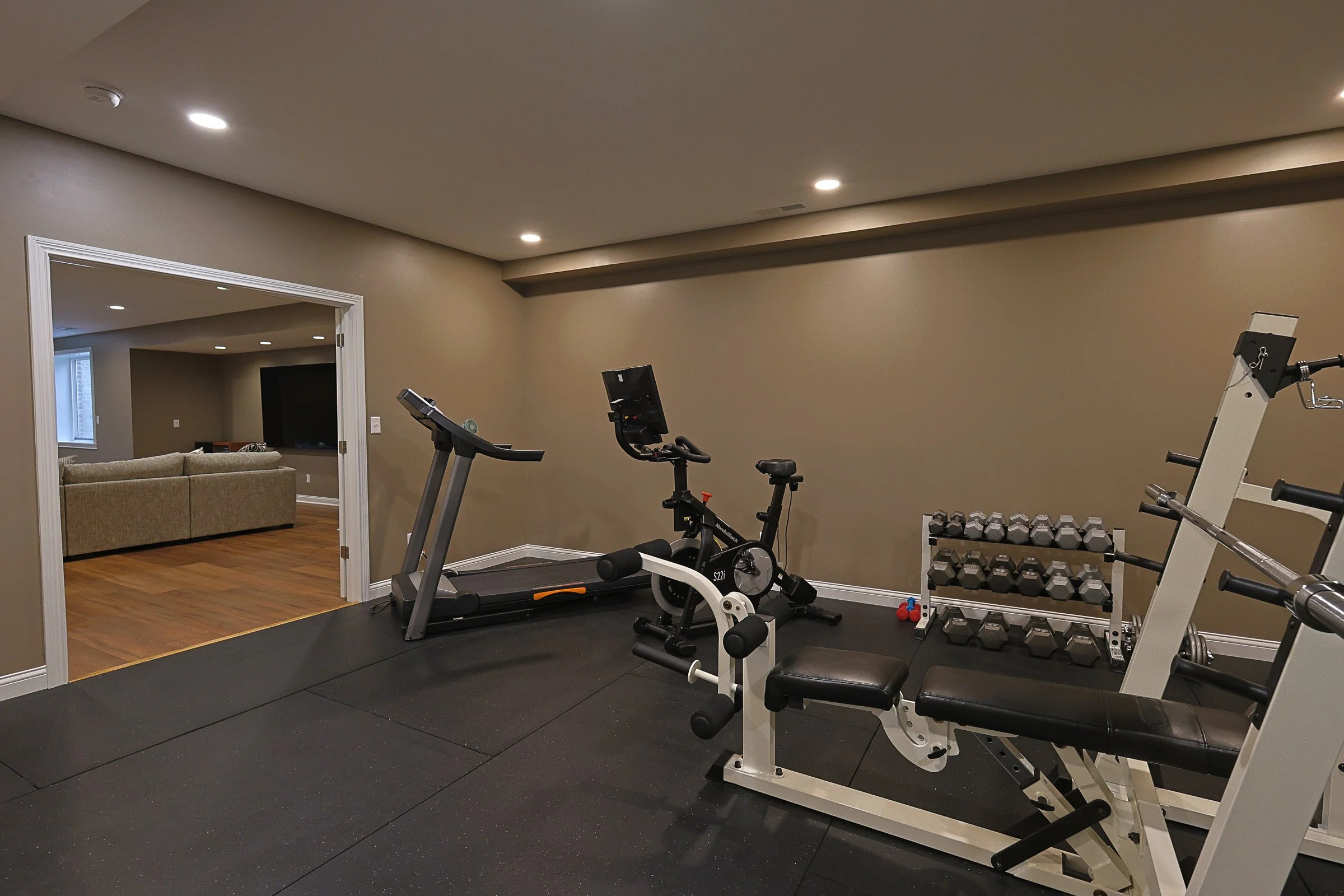 Craig_H_Basement_As_Shot-14.jpg
