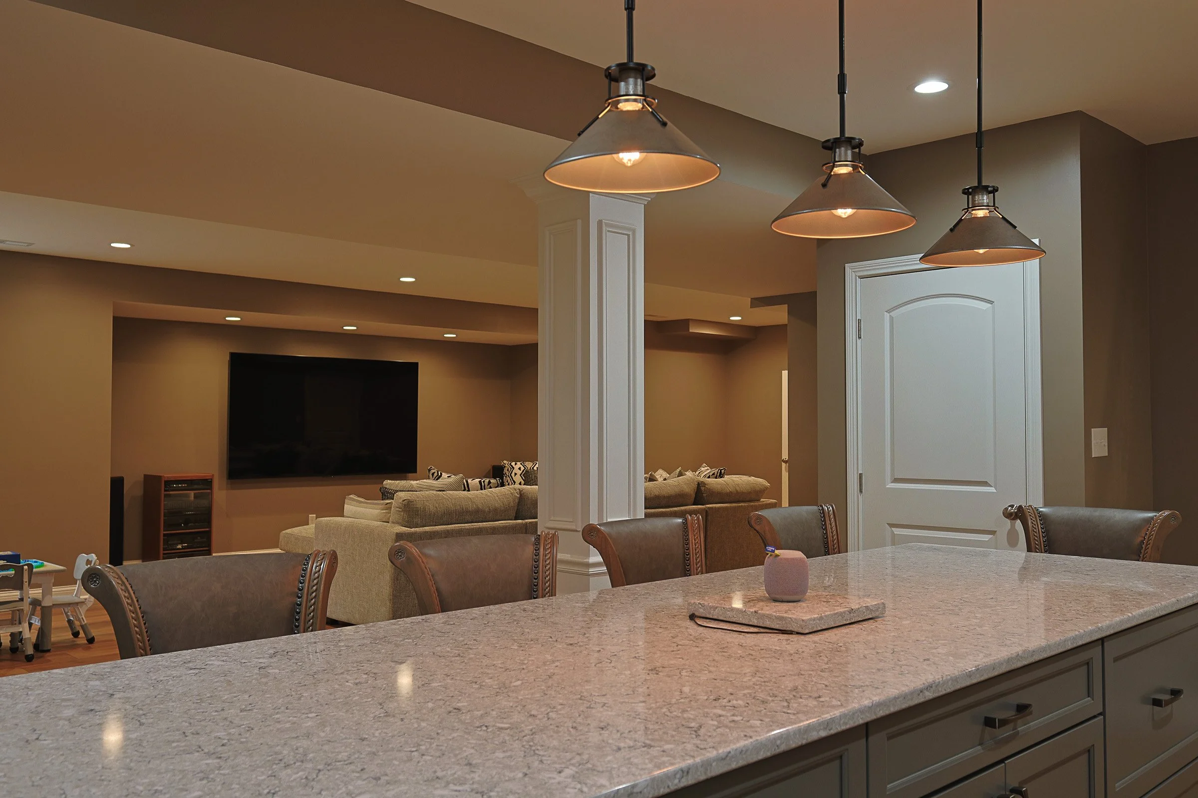 Craig_H_Basement_As_Shot-19.jpg