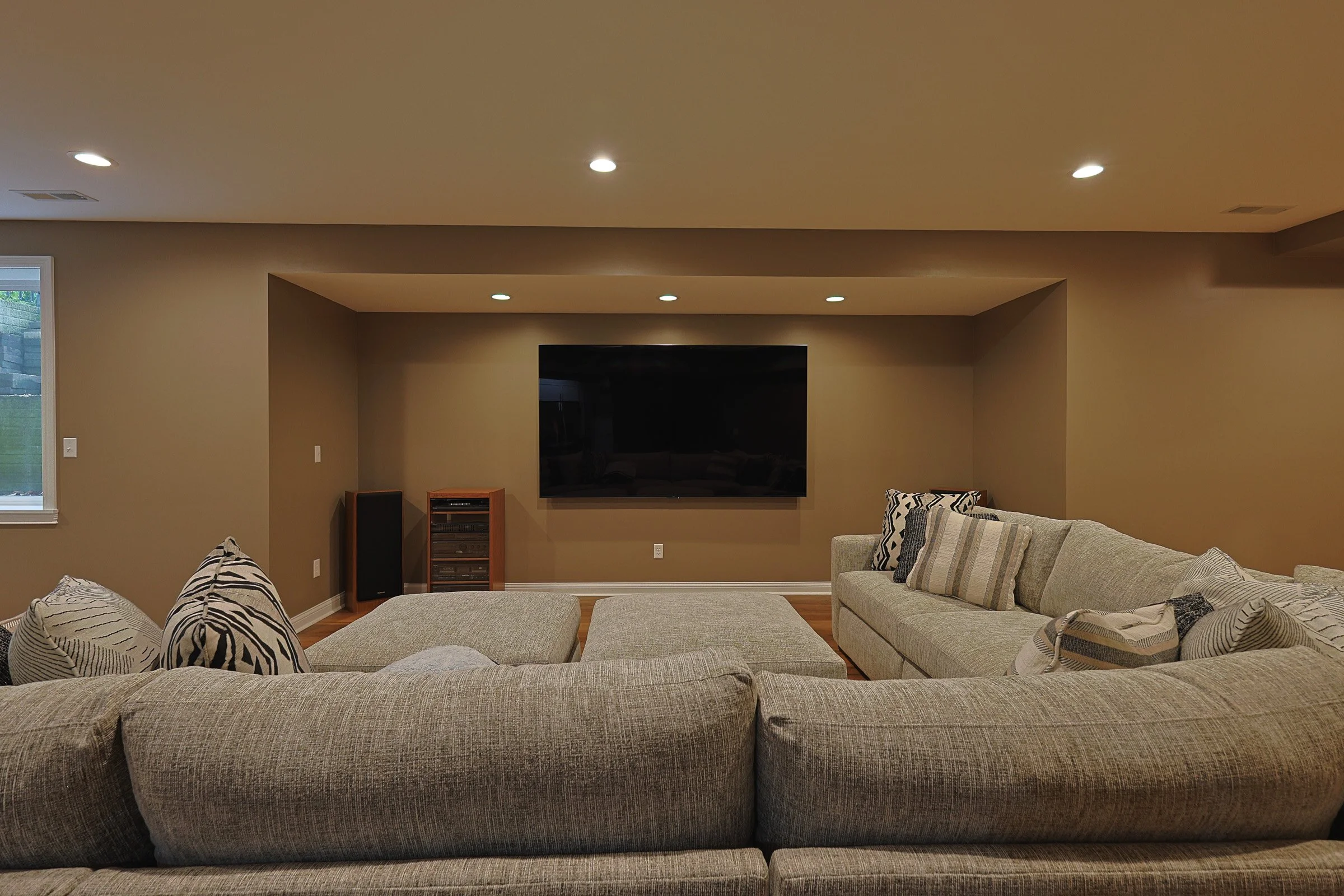 Craig_H_Basement_As_Shot-9.jpg