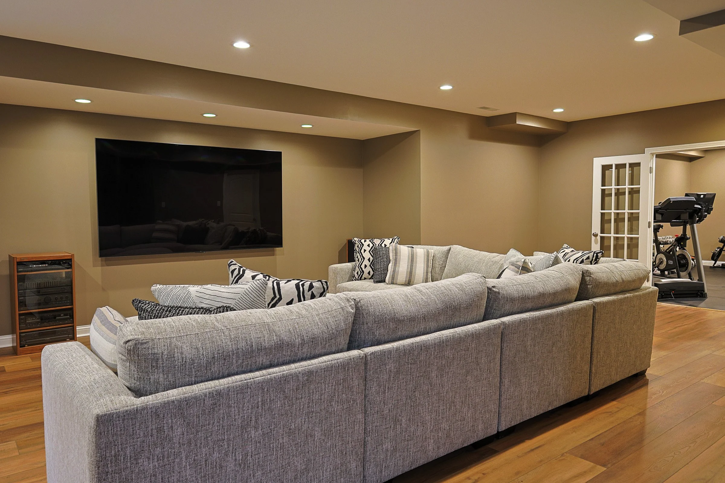 Craig_H_Basement_As_Shot-26.jpg