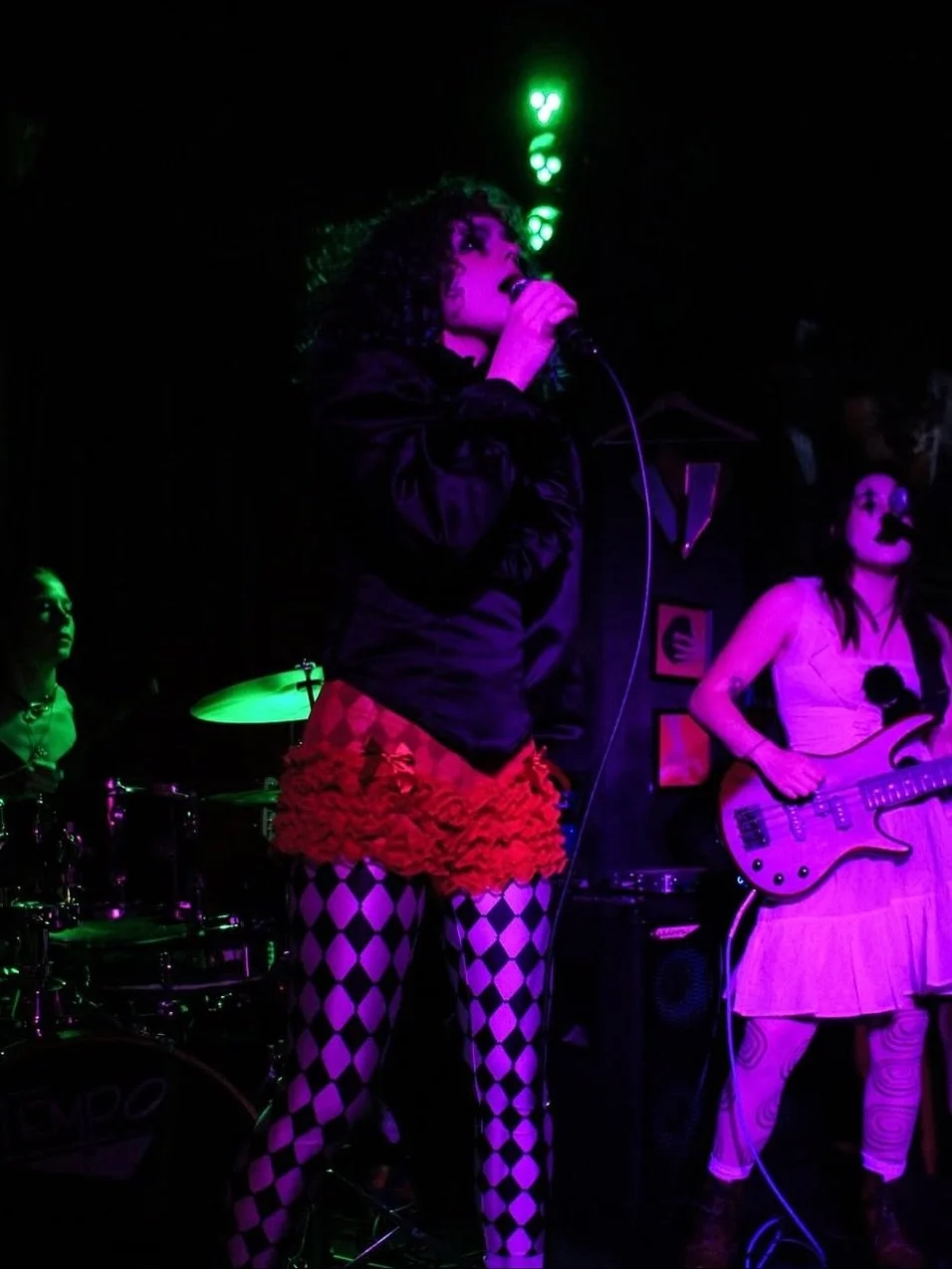 TONIGHT! Local riot grrl four-piece @funkytownfish.band are launching their album Drowning in Bubbles with @rosariesband &amp; @lapidatusmusic 💜

📸 @mon_h_d