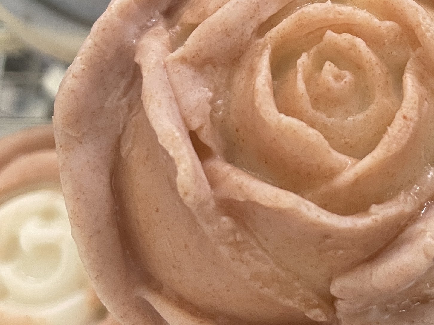 2.Geranium rosat Soap big rose.JPG