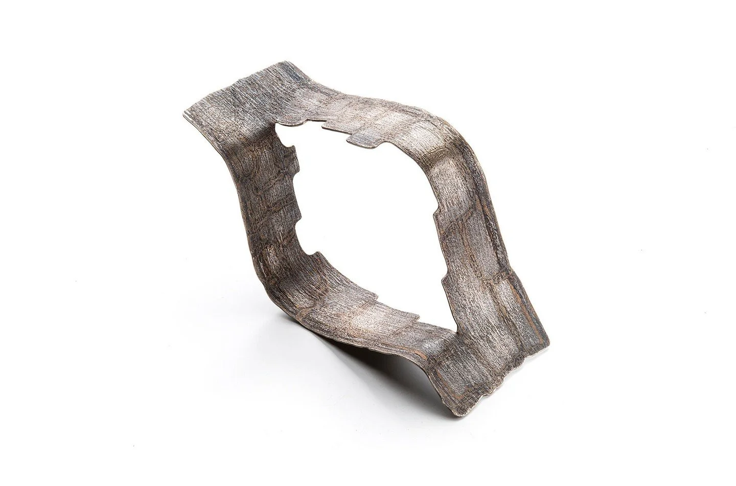 Mokume Gane statement piece designed and crafted by @francesca.u.jewellery
*
For inquiries and further details, DM or click the link in bio. Or come to find our jewellery @whatifberlin. Tue-Sat 15:30 - 19:00 Pappelallee 12, 10437 Berlin
*
#francescau