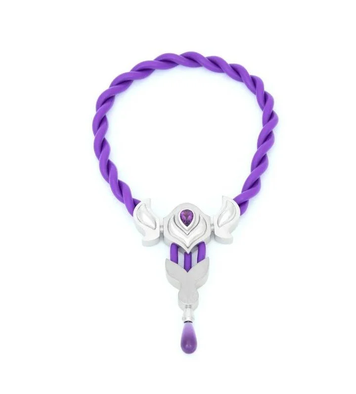 Bold necklace from the Aura collection. Jewellery made by @miah.jewellery
*
To see more of her work you can drop by, explore new pieces, enjoy the exhibition &lsquo;What if Jewellery meets Painting?&rsquo;, and treat yourself to some snacks &amp; dri