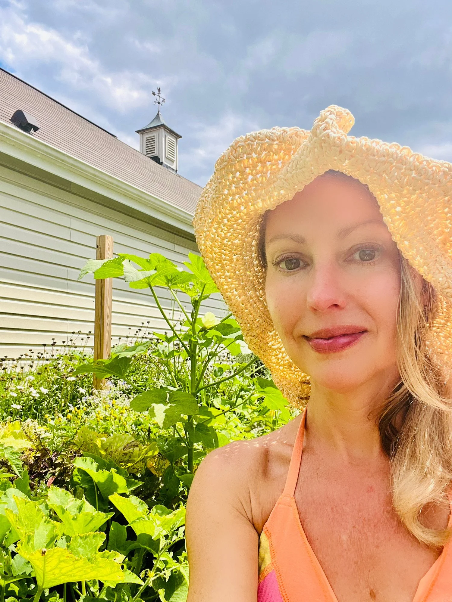 Indy Maven: Holistic Health Feature

A local feature on Materia Medica and the philosophy behind it. Karen shares why she walked away from conventional spa culture and what it really means to treat a skin condition from the inside out.