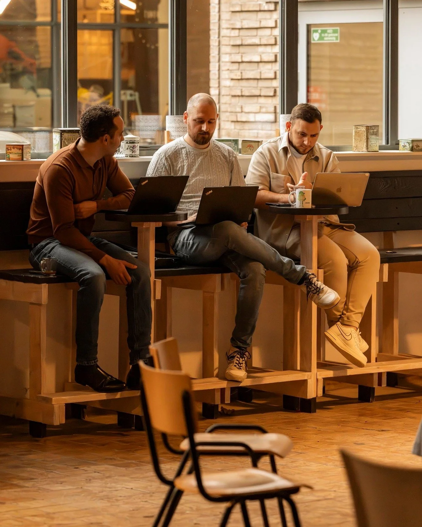 Bijblijven doe je in een setting die ruimte geeft aan idee&euml;n.

Bij F de Gruyter vind je geen standaard zaalopstellingen. Onze ruimtes zijn open, creatief en flexibel ingericht zodat deelnemers vrij kunnen werken, denken en bewegen. Of je nu een 