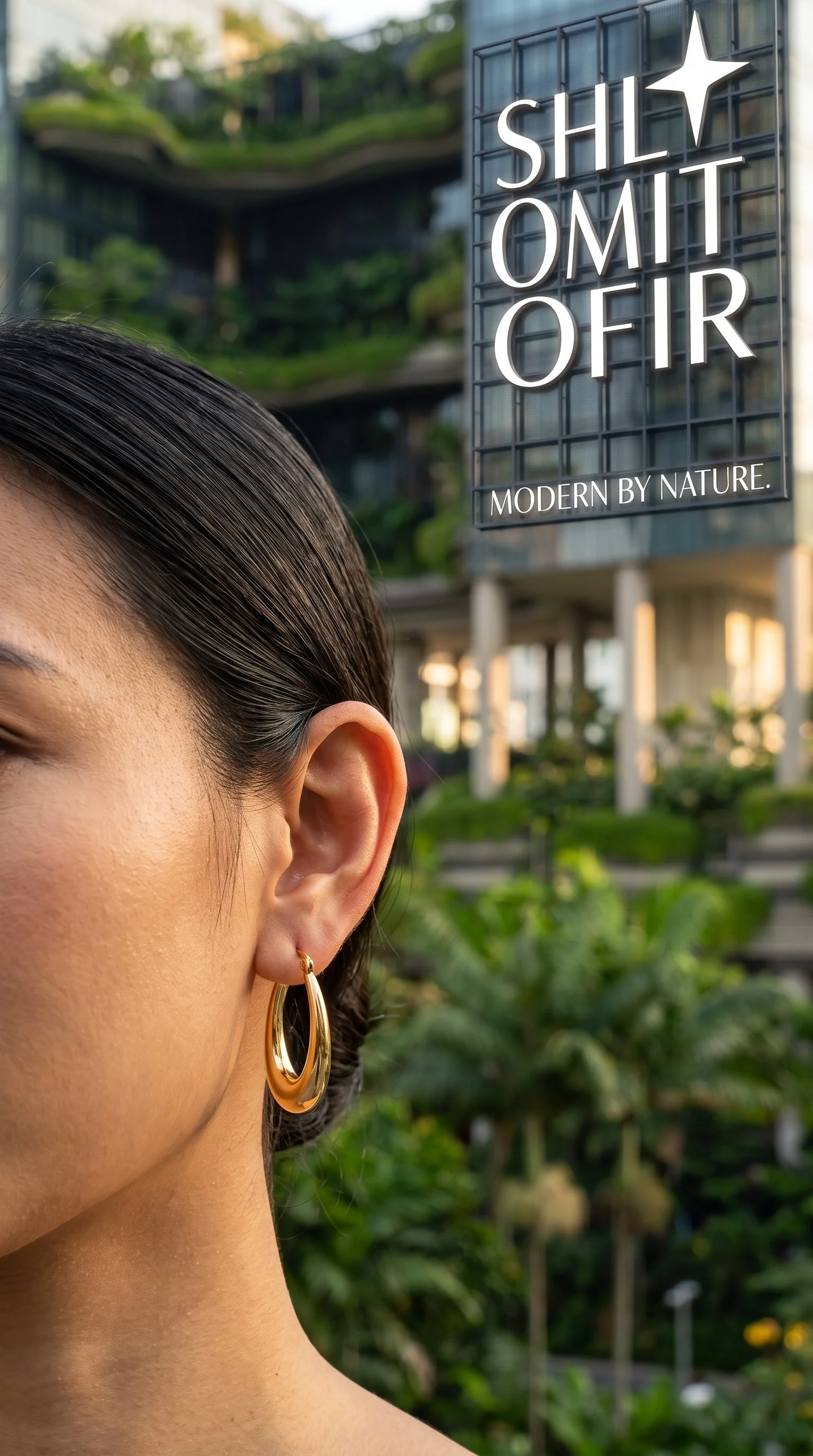Woman_wearing_earring_near_archi…_202608231458 (1).jpeg