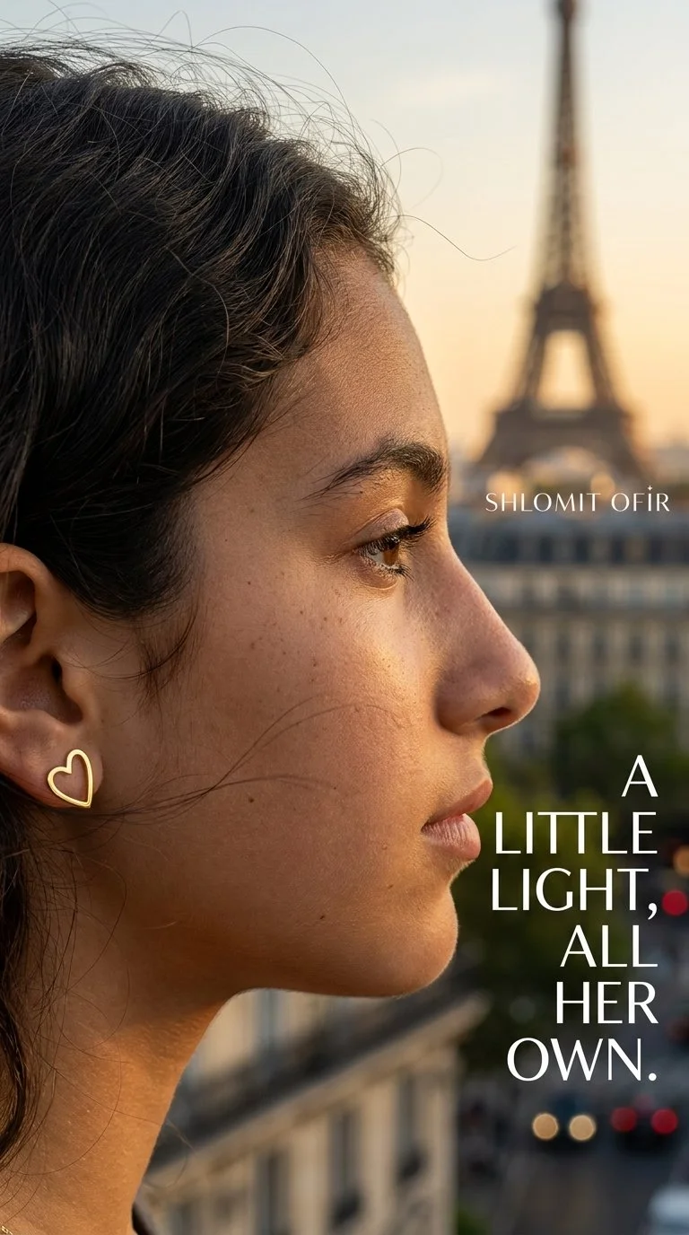 Girl_wearing_jewelry_in_Paris_202608231503.jpeg