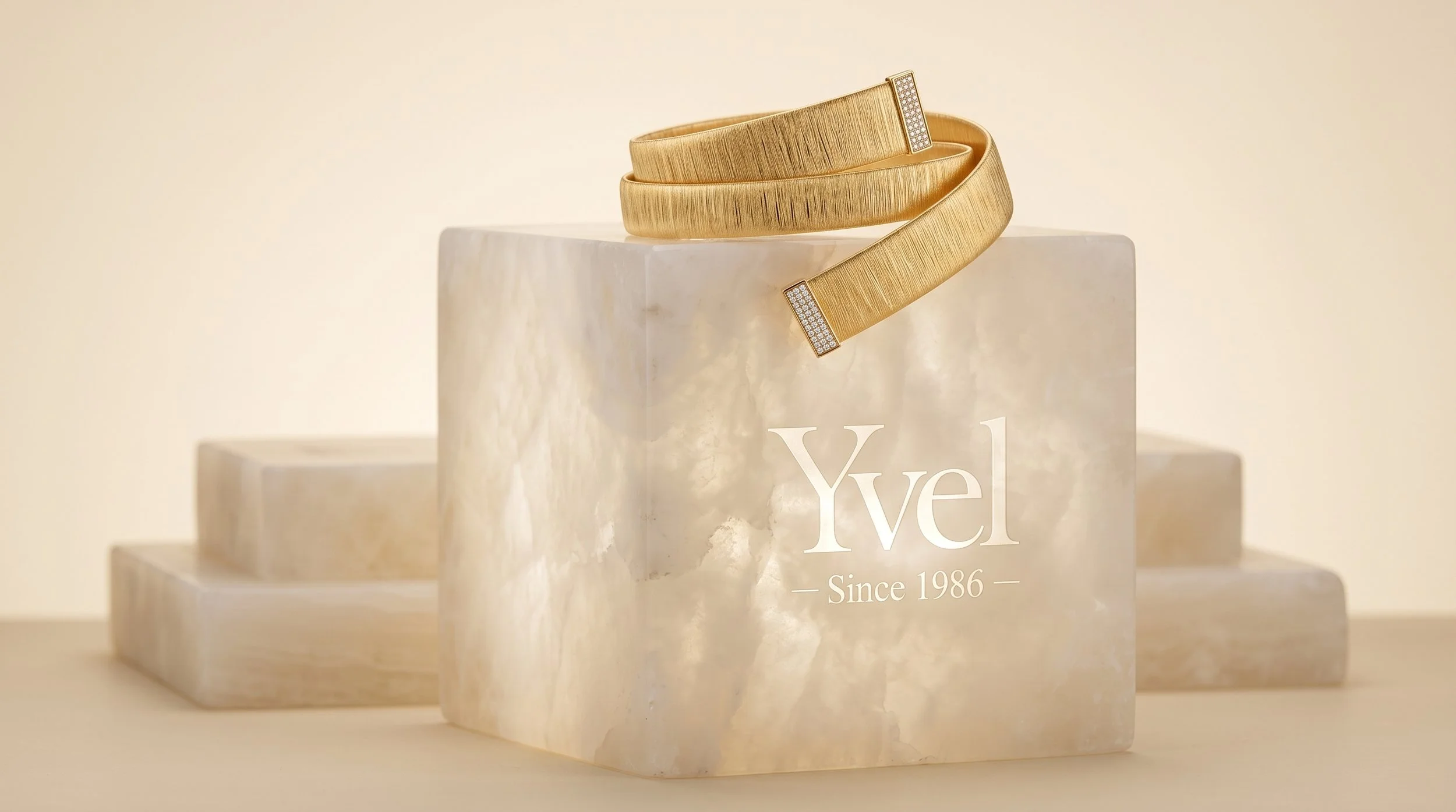 Photographing_luxury_bracelet_on…_2K_202608201241 (1).jpeg